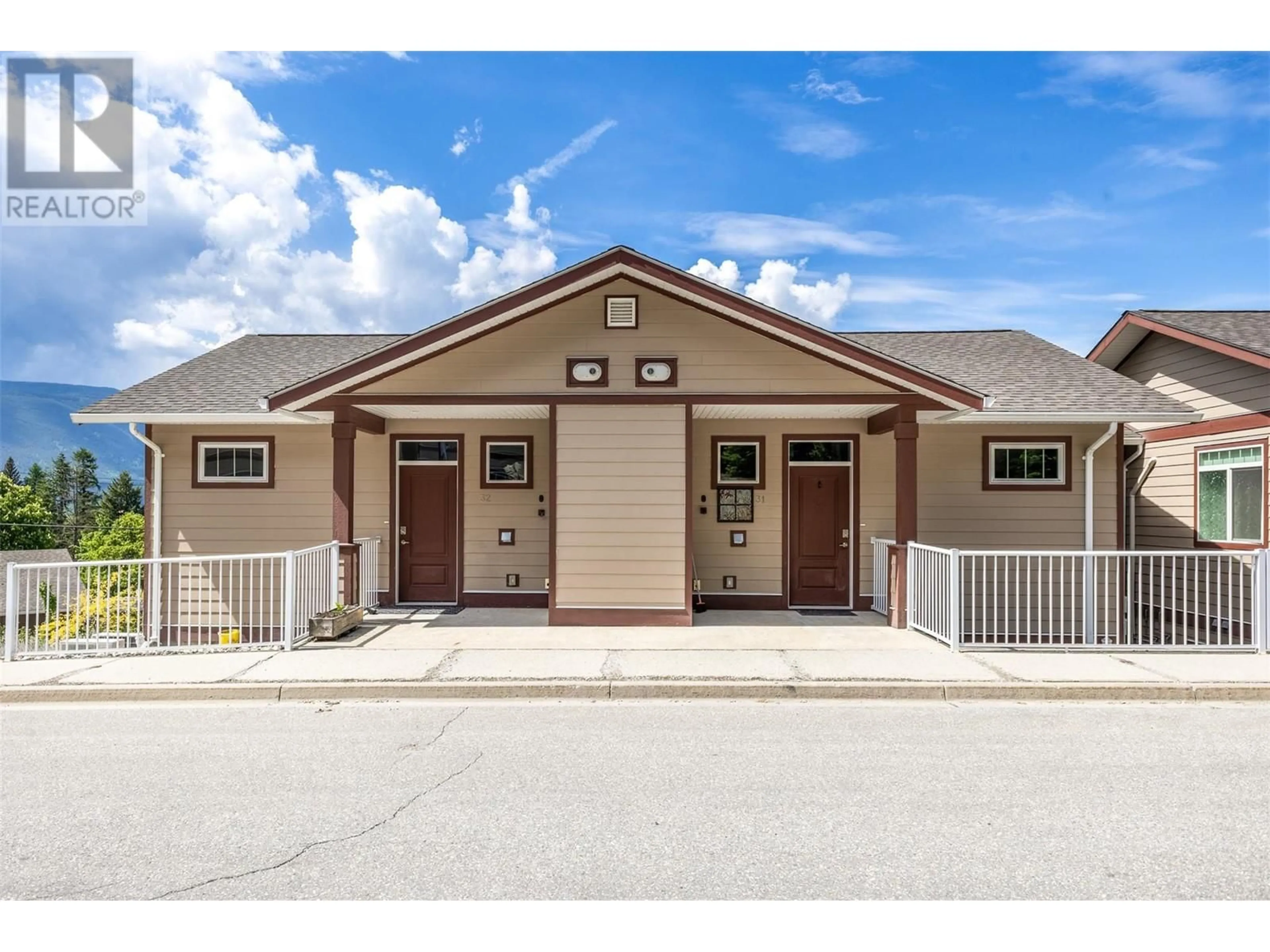 Unknown for 32 - 1070 1 STREET SOUTHEAST, Salmon Arm British Columbia V1E0B6