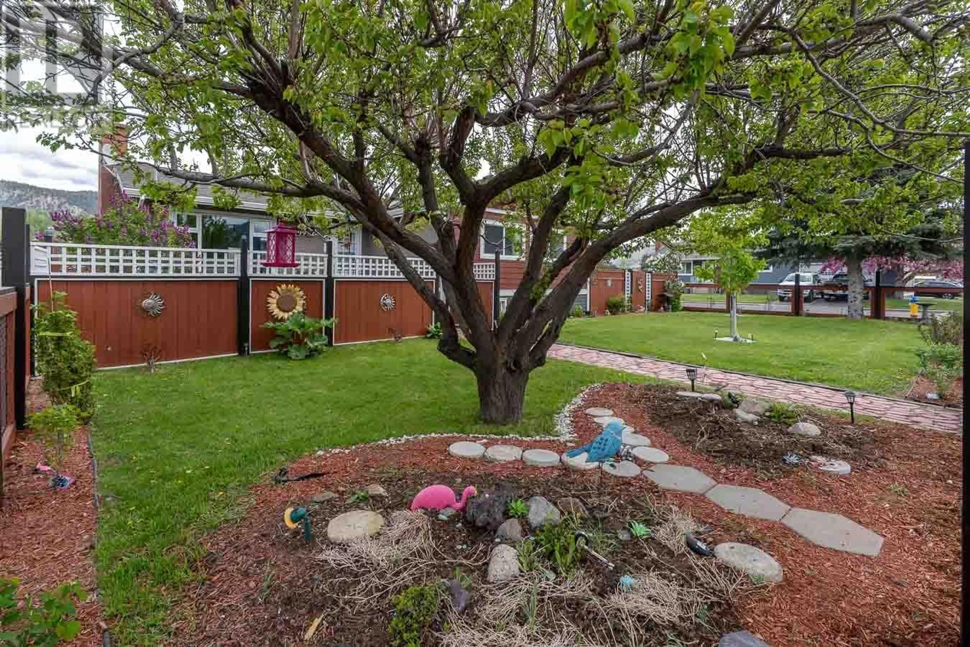 Patio, street for 2199 MAMETTE AVENUE, Merritt British Columbia V1K1R6