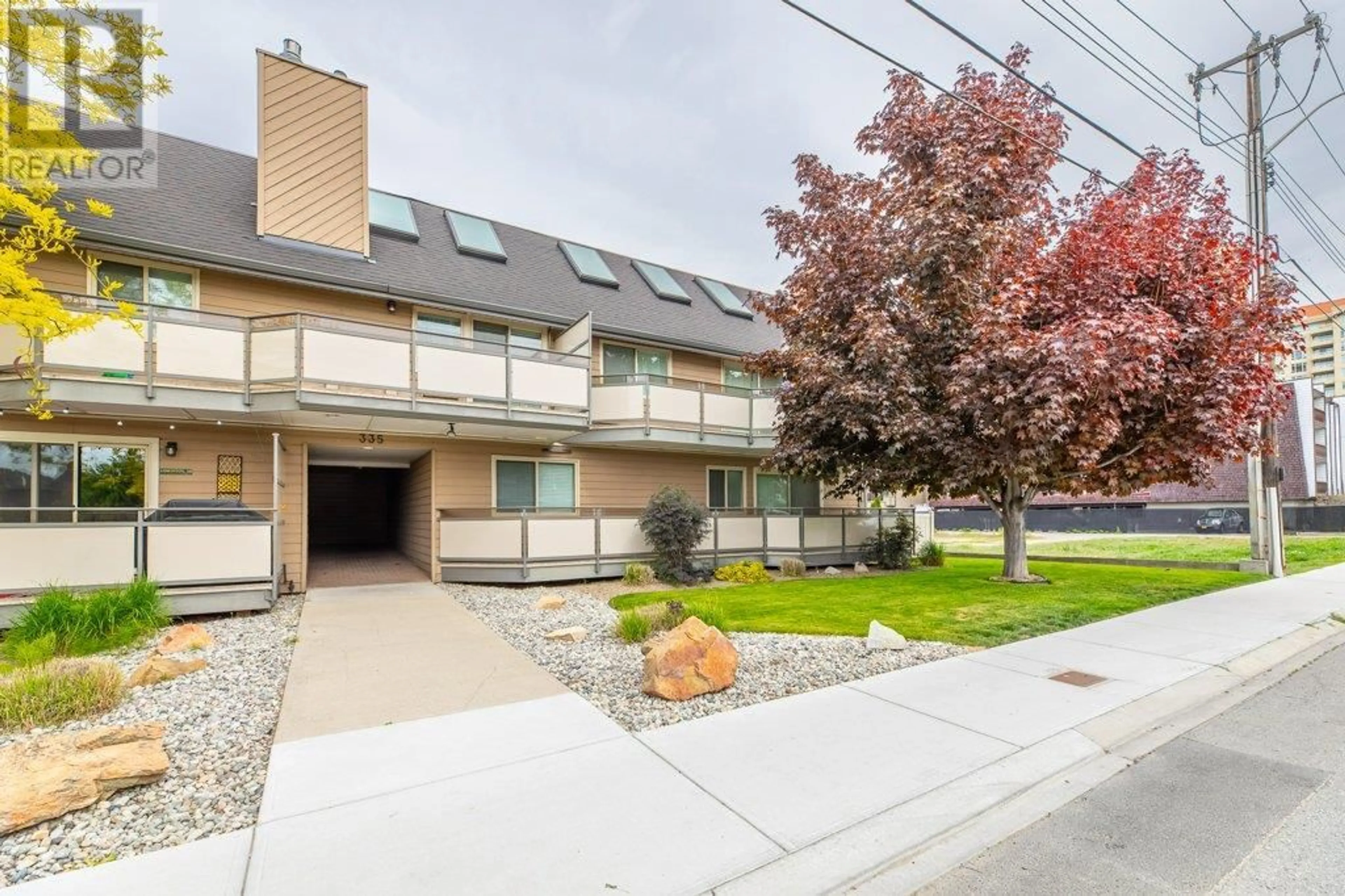 Patio, street for 201 - 335 CHURCHILL AVENUE, Penticton British Columbia V2A1C9