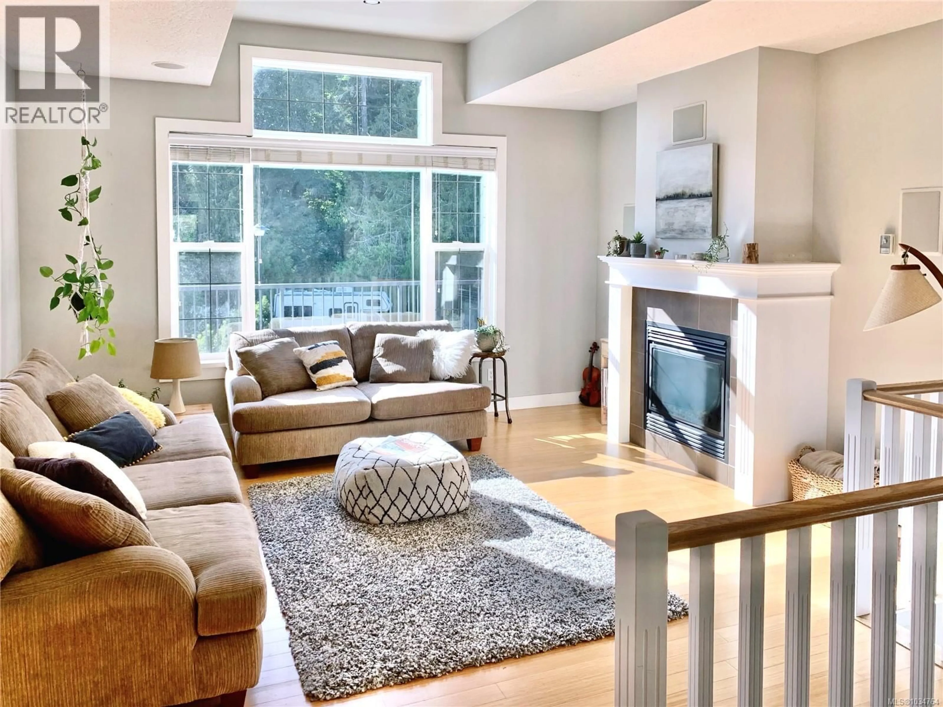 Living room with furniture, unknown for 3379 SEWELL LANE, Colwood British Columbia V9C0C1