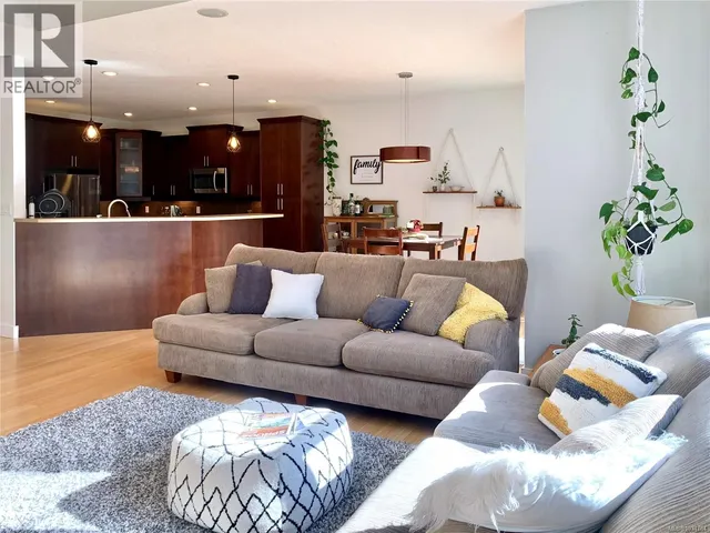 3379 SEWELL LANE, Colwood 3