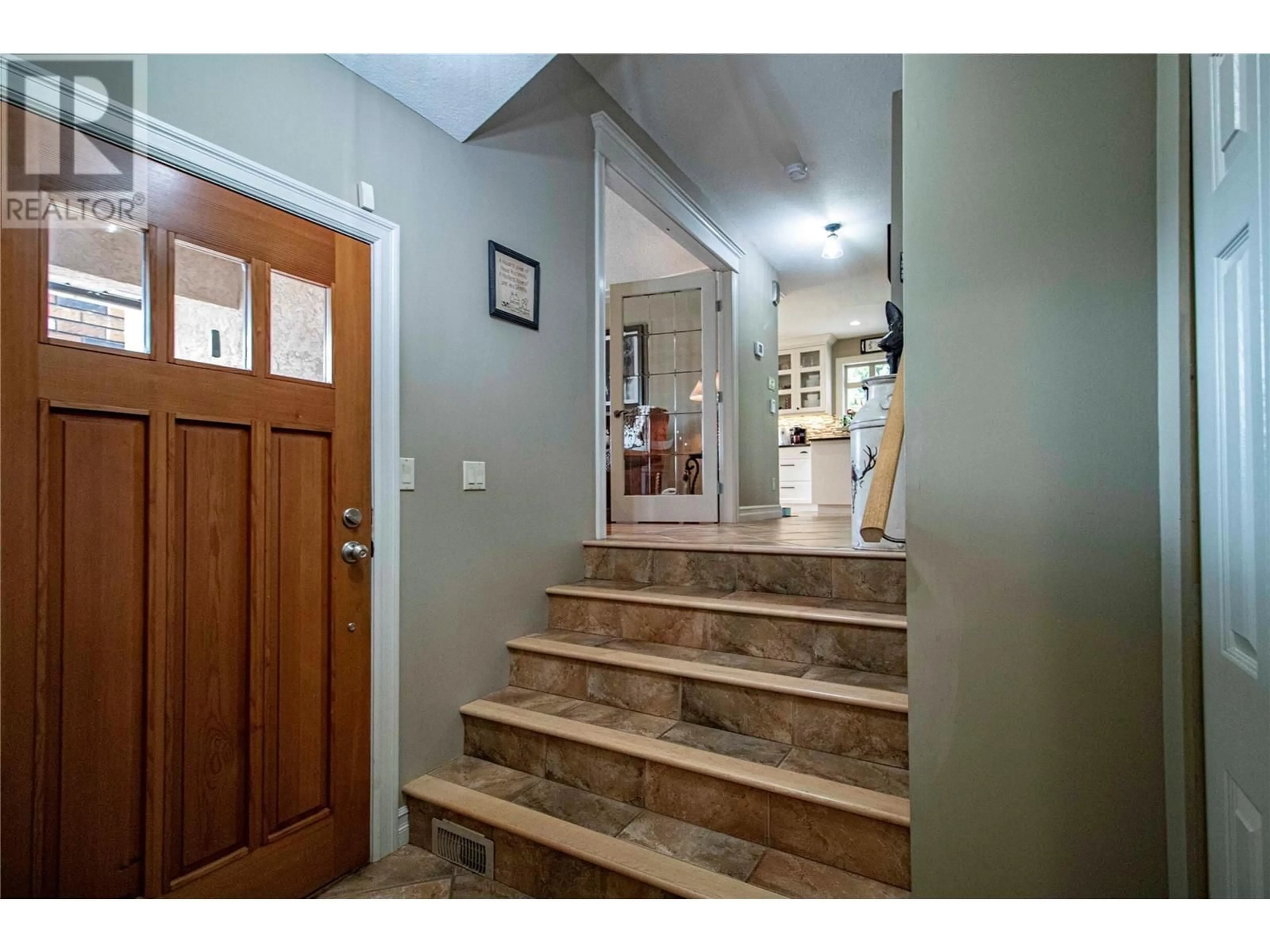 Indoor foyer for 144 WILTSE PLACE, Penticton British Columbia V2A7V6