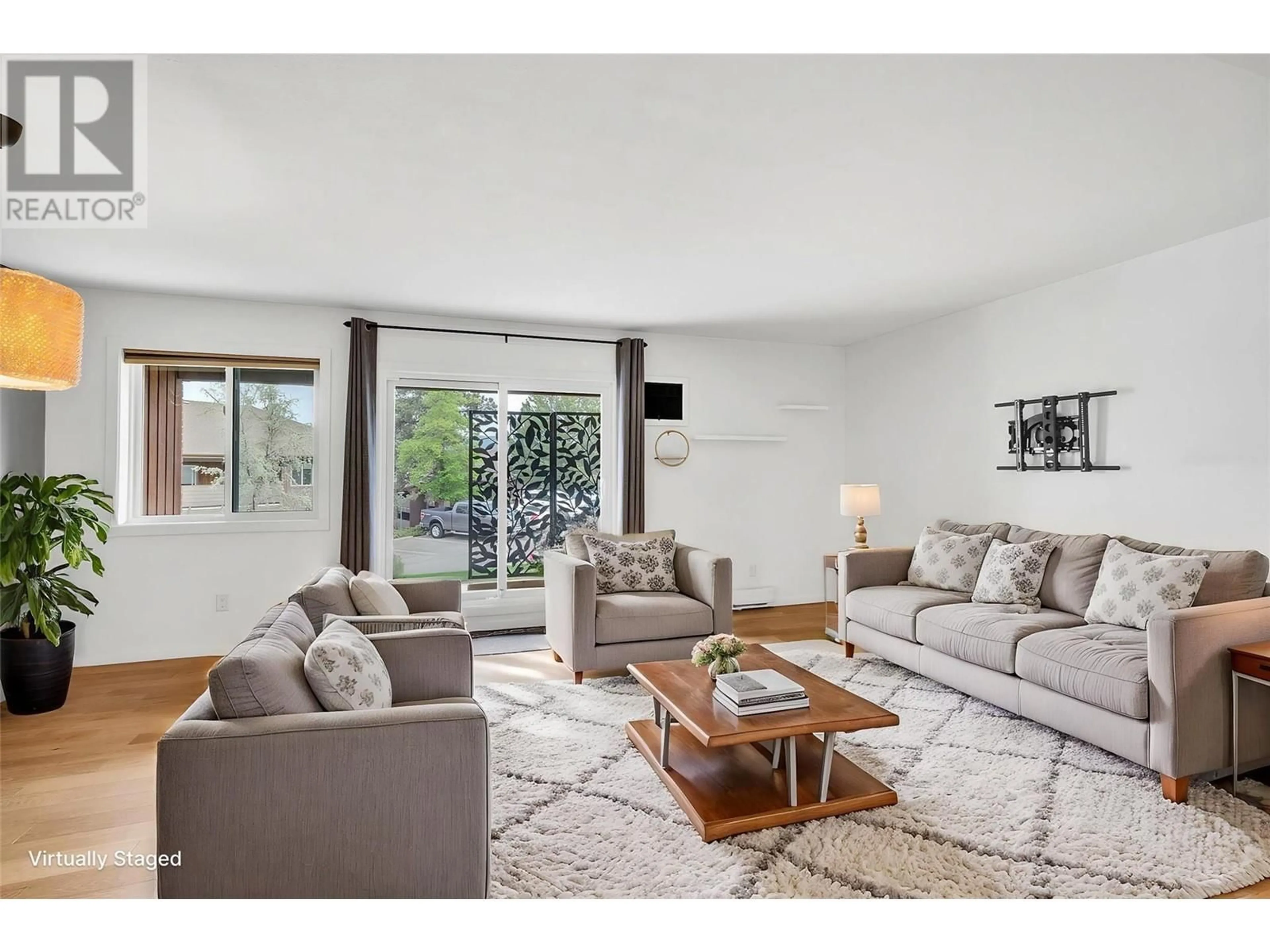 Living room with furniture, unknown for 701 - 44 WHITESHIELD  S CRESCENT, Kamloops British Columbia V2E2J1