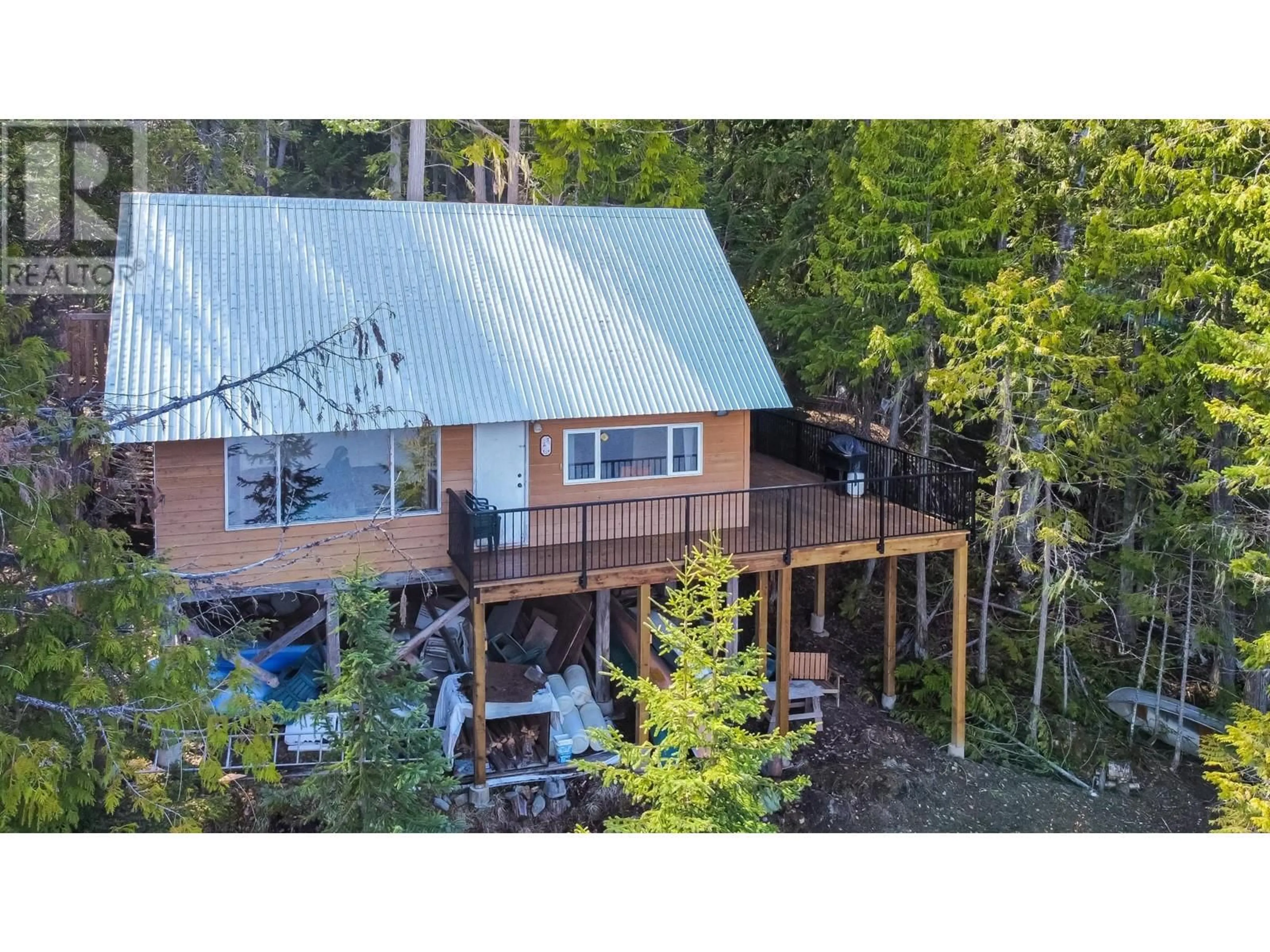 A pic from outside/outdoor area/front of a property/back of a property/a pic from drone, forest/trees view for 5305 EAST BARRIERE  FSR LAKE, Barriere British Columbia V0E1E0