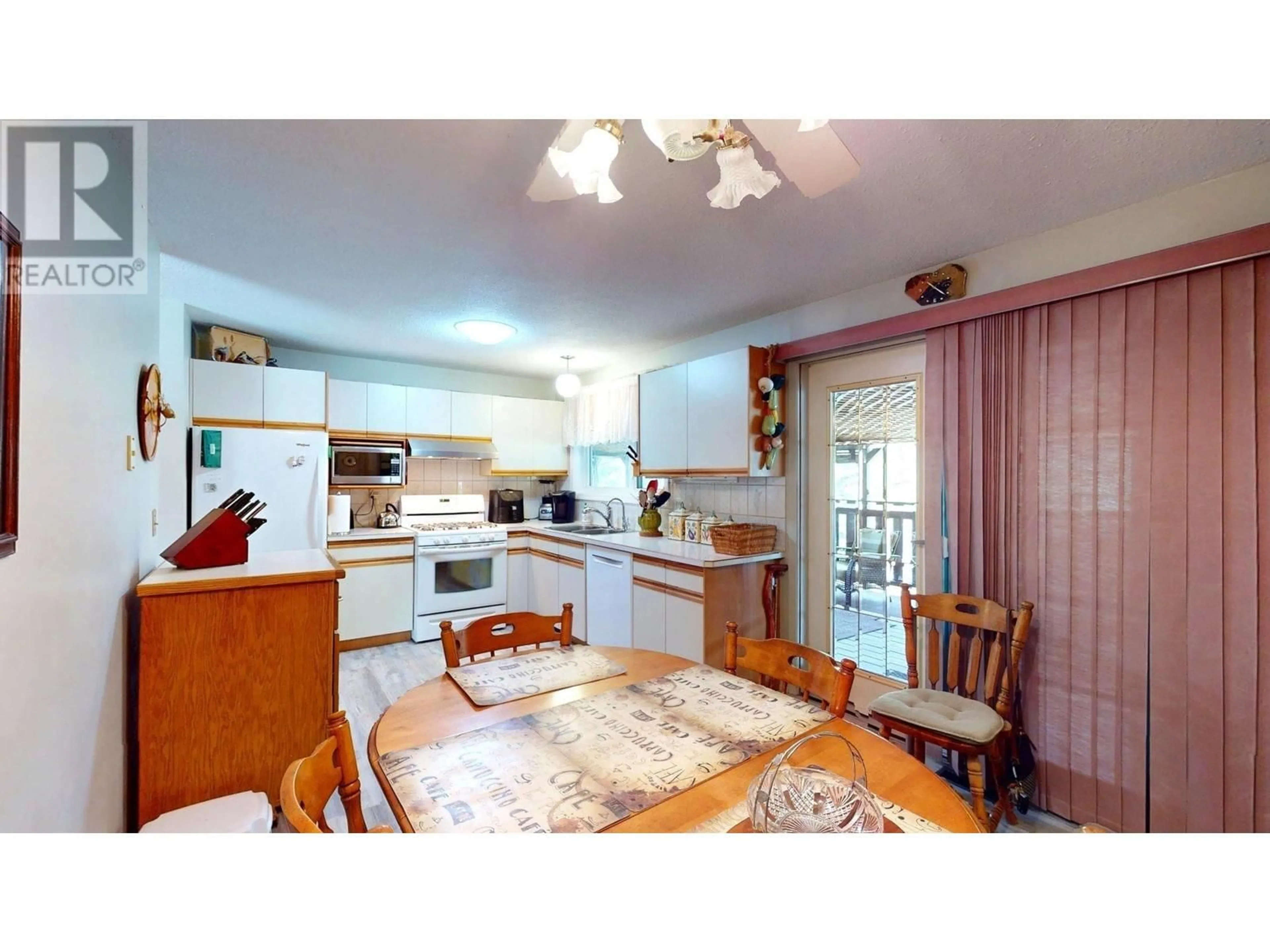 Standard kitchen, wood/laminate floor for 3 & 5 CHEROKEE DRIVE, Elkford British Columbia V0B1H0