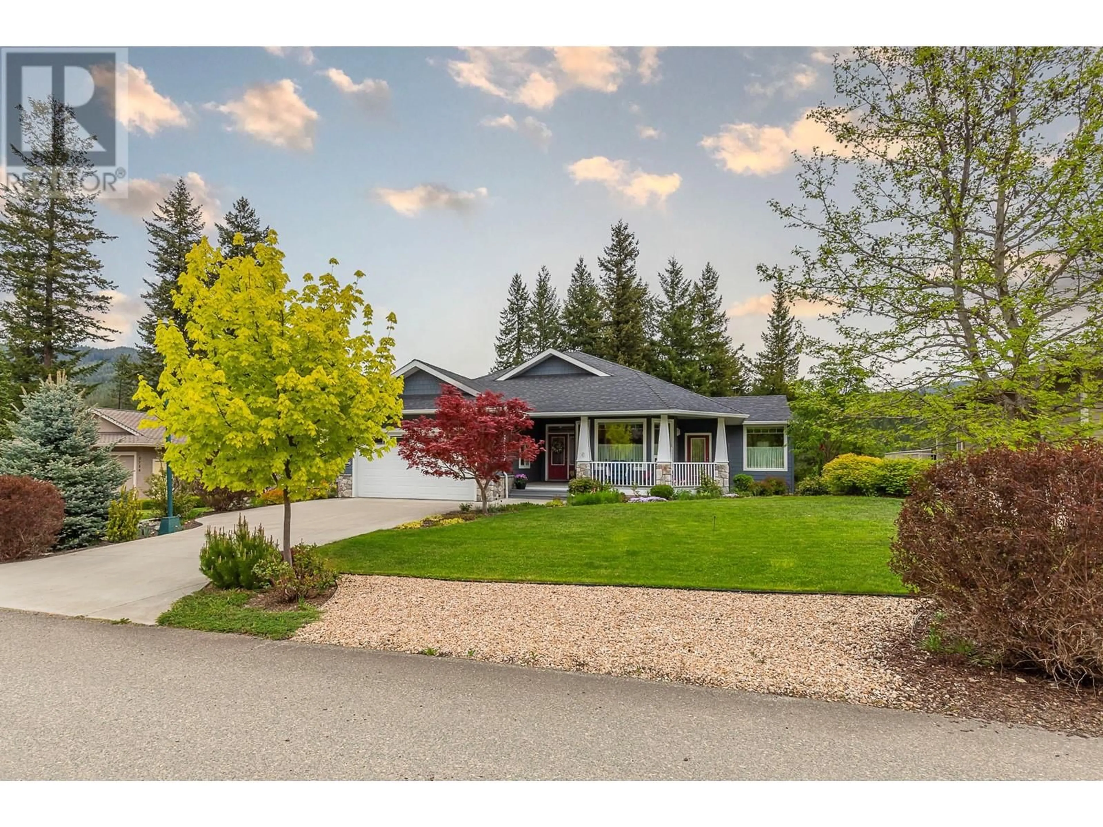 A pic from outside/outdoor area/front of a property/back of a property/a pic from drone, street for 2750 SUNNYDALE DRIVE, Blind Bay British Columbia V0E1H2