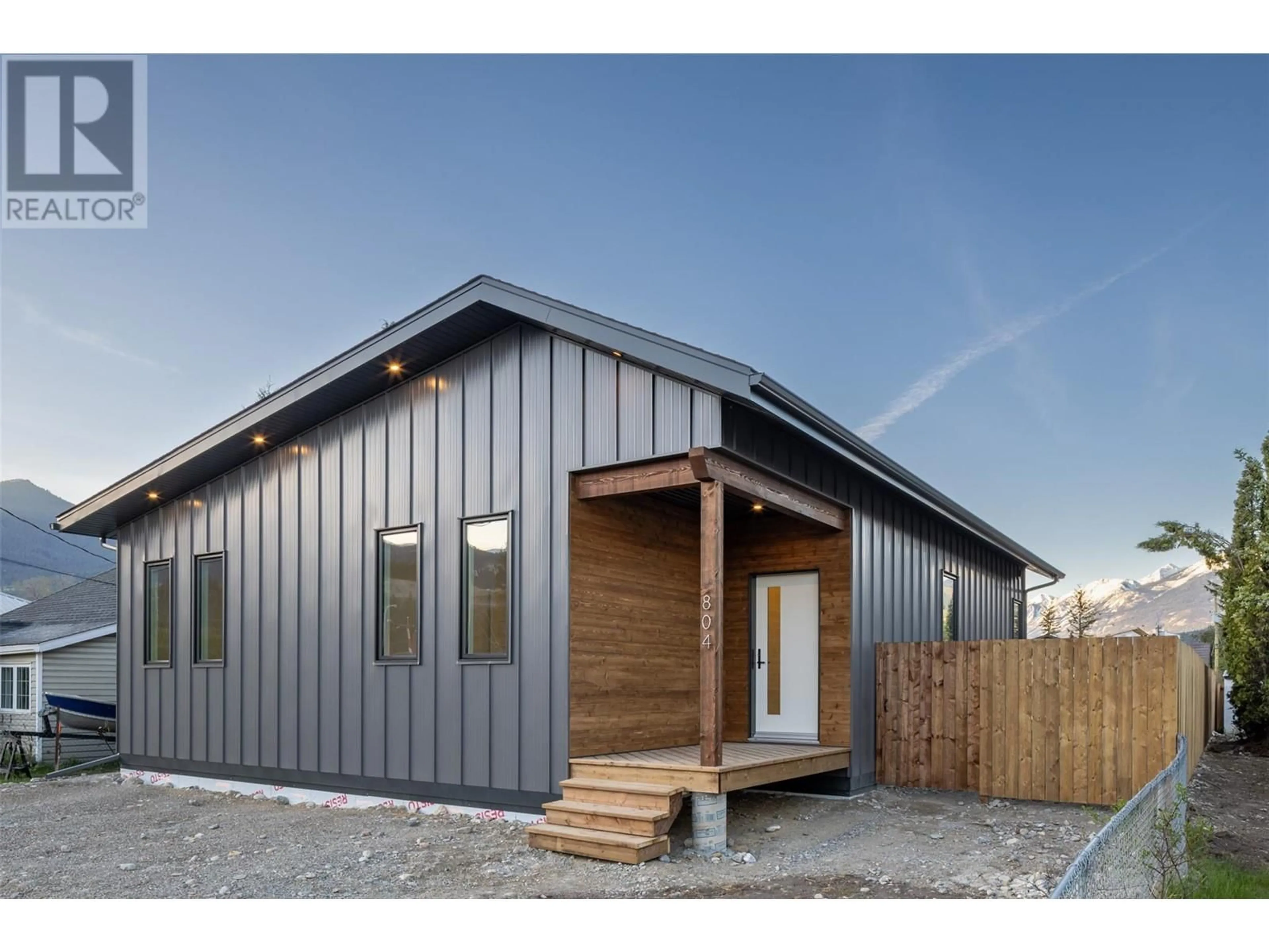 Home with vinyl exterior material, building for 804 9TH STREET SOUTH, Golden British Columbia V0A1H0