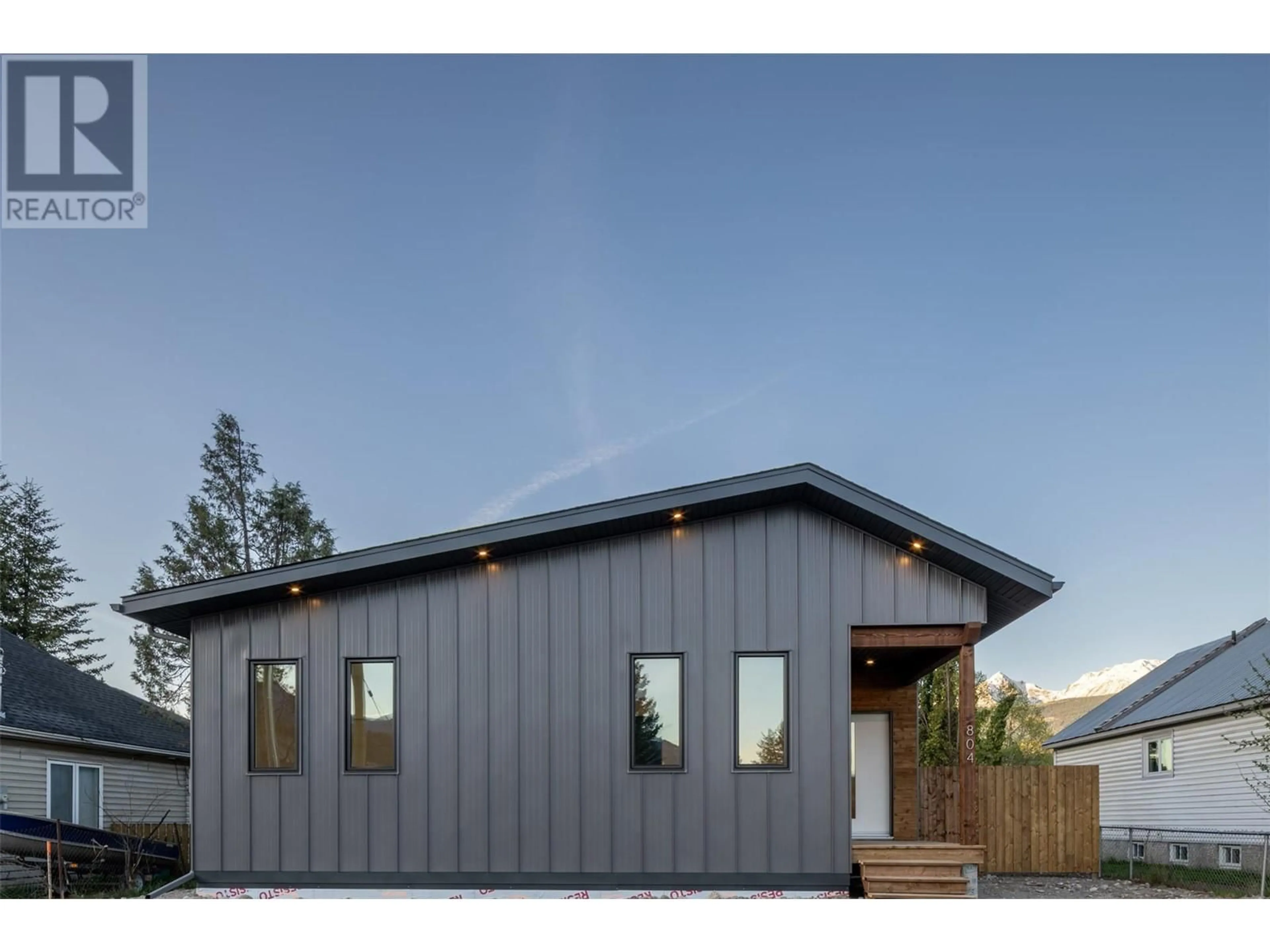 Home with vinyl exterior material, unknown for 804 9TH STREET SOUTH, Golden British Columbia V0A1H0