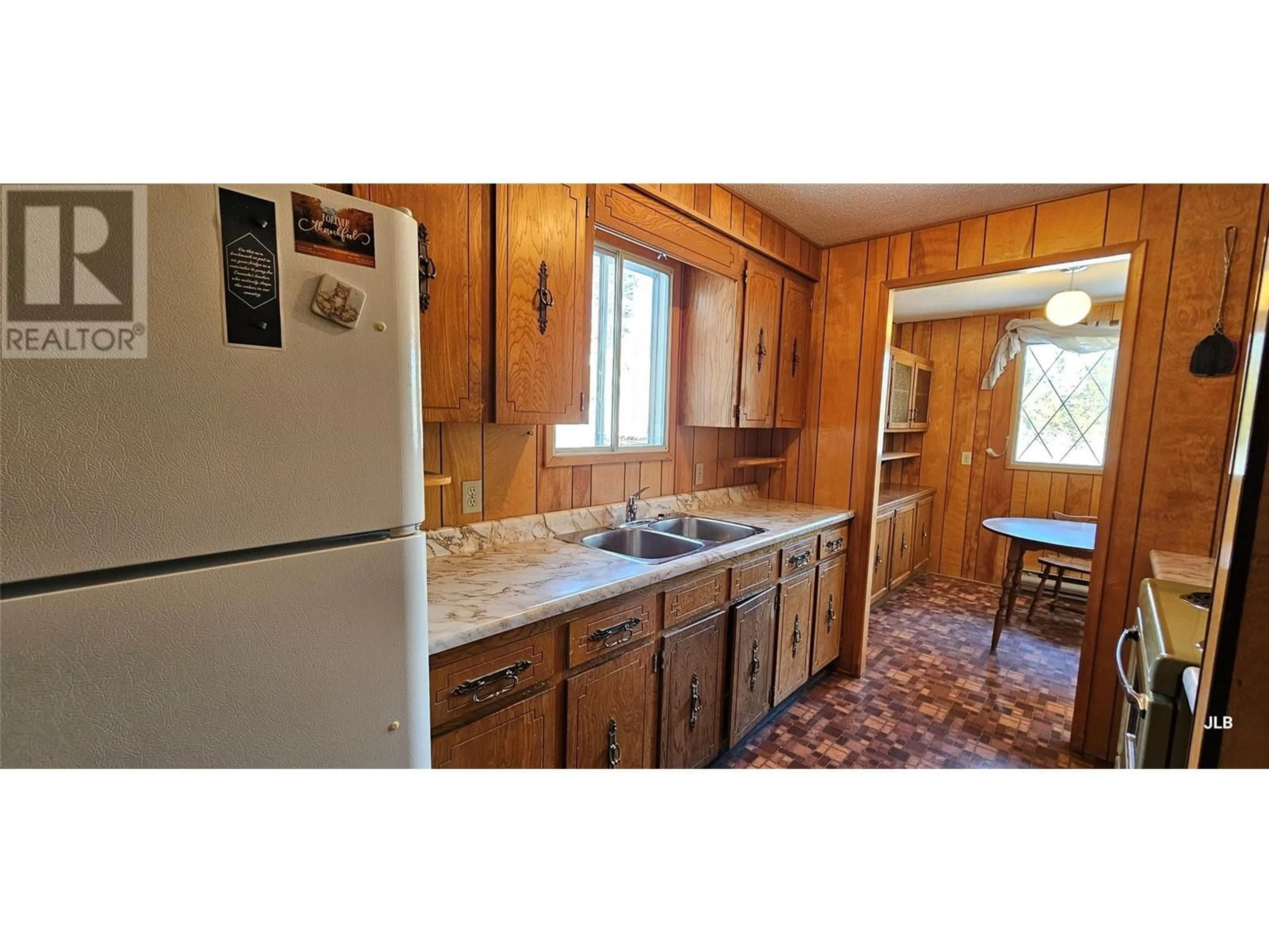 Standard kitchen, unknown for 4180 HIGHWAY 3 OTHER, Rock Creek British Columbia V0H1Y0