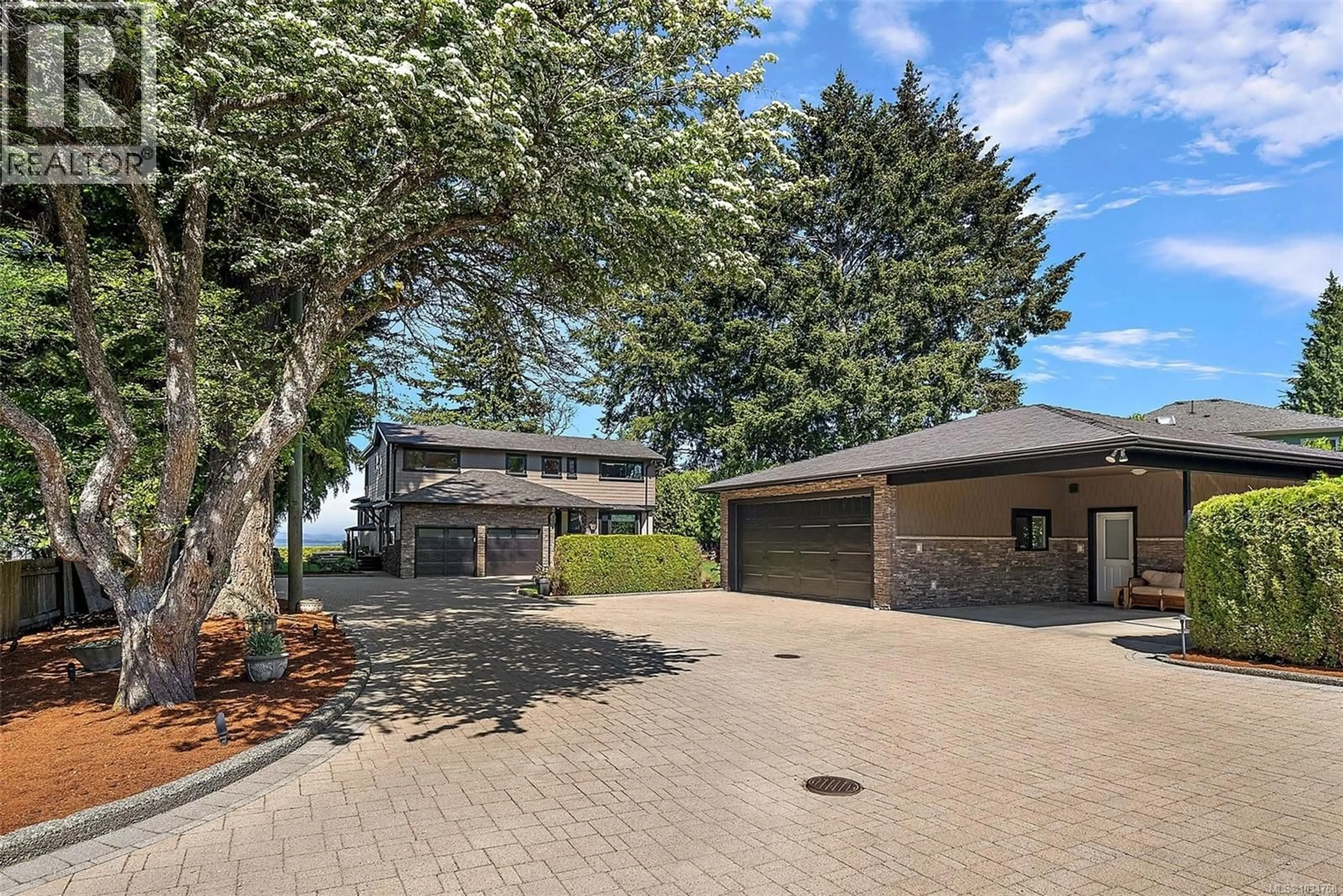Unknown for 4561 BISSENDEN PLACE, Saanich British Columbia V8N3K5