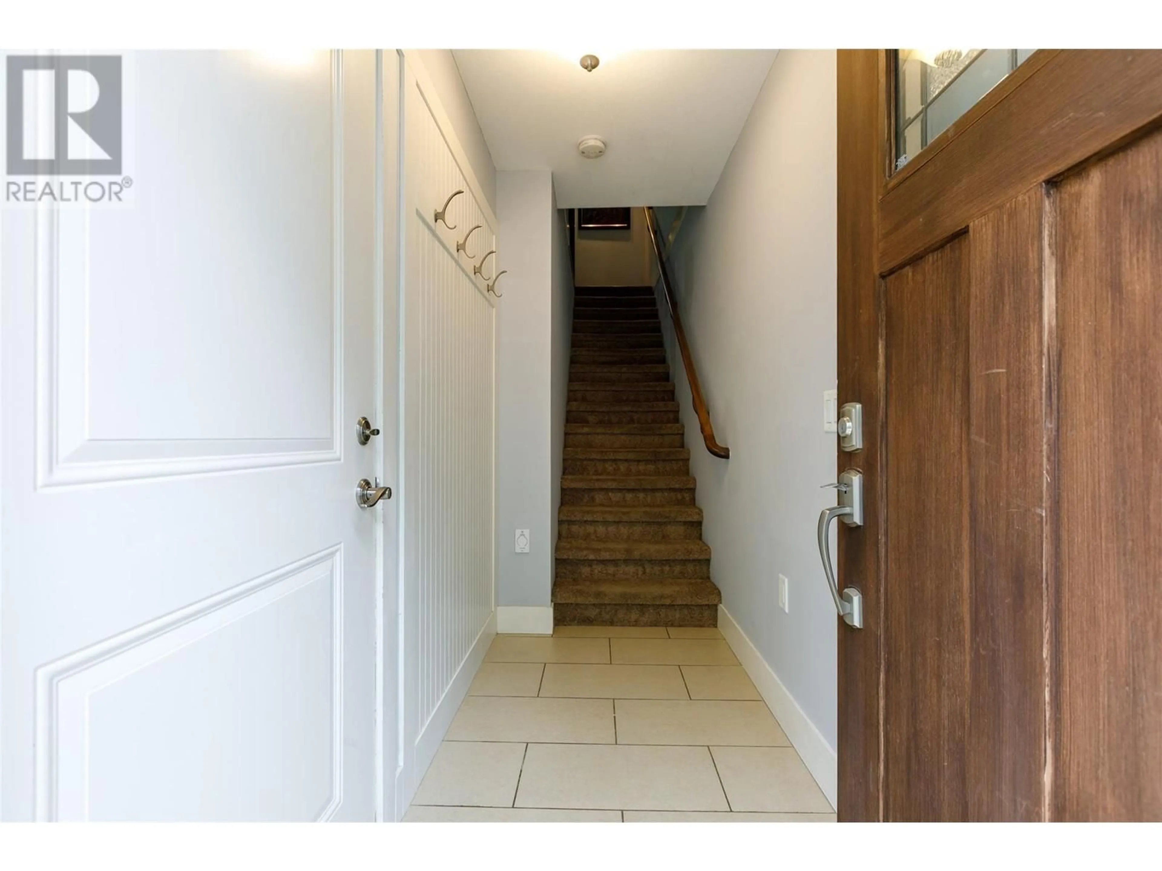 Indoor entryway for 84 - 600 BOYNTON PLACE, Kelowna British Columbia V1V3B8