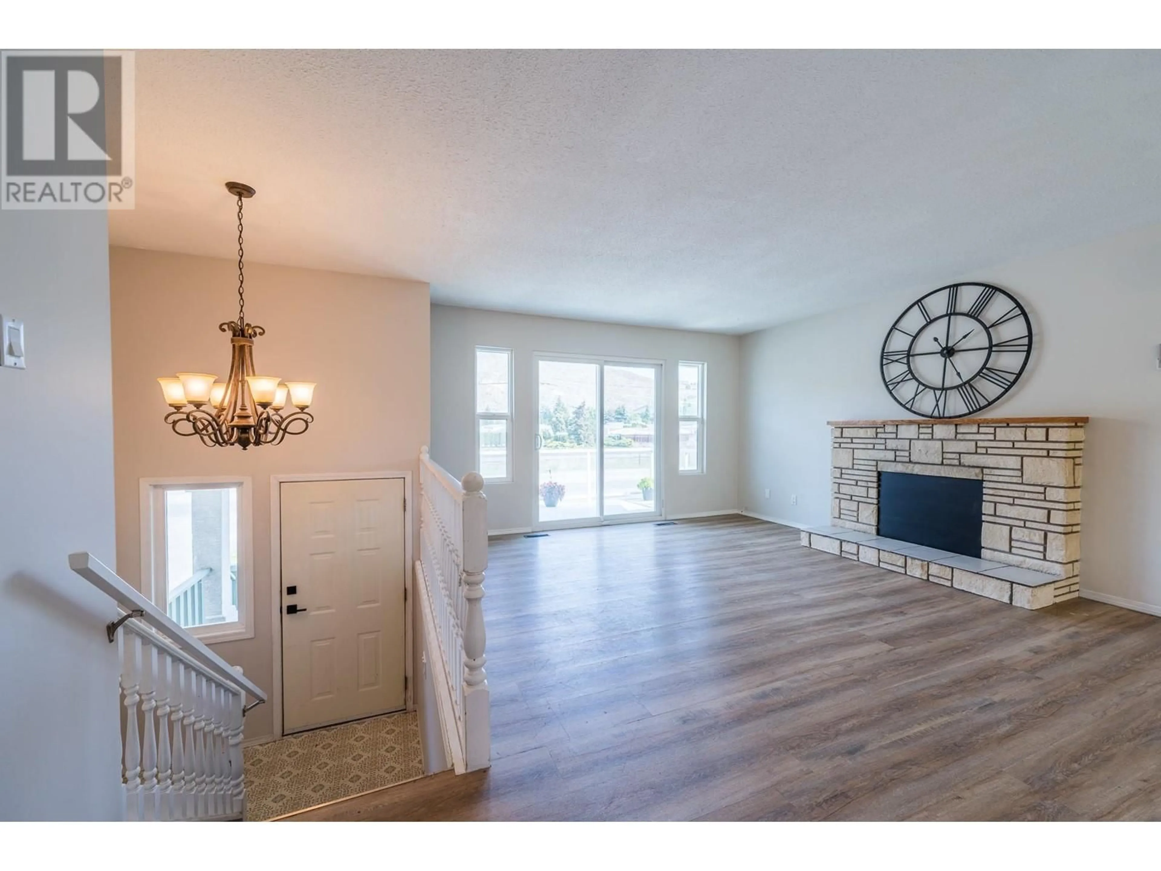Unknown for 1561 PARKCREST AVENUE, Kamloops British Columbia V2B4W6