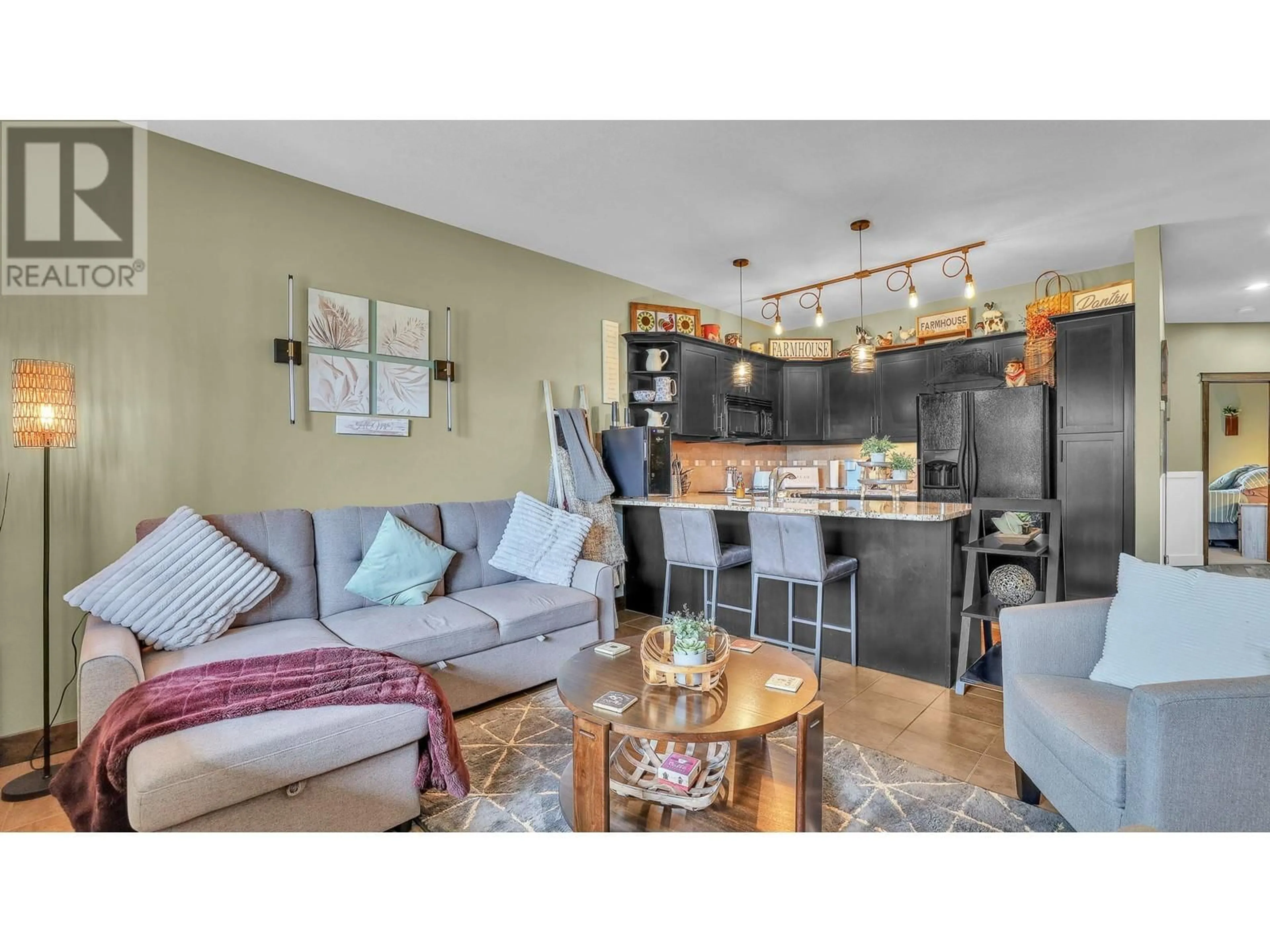 Open concept kitchen, unknown for 815 - 800 BIGHORN BOULEVARD, Radium Hot Springs British Columbia V0A1M0