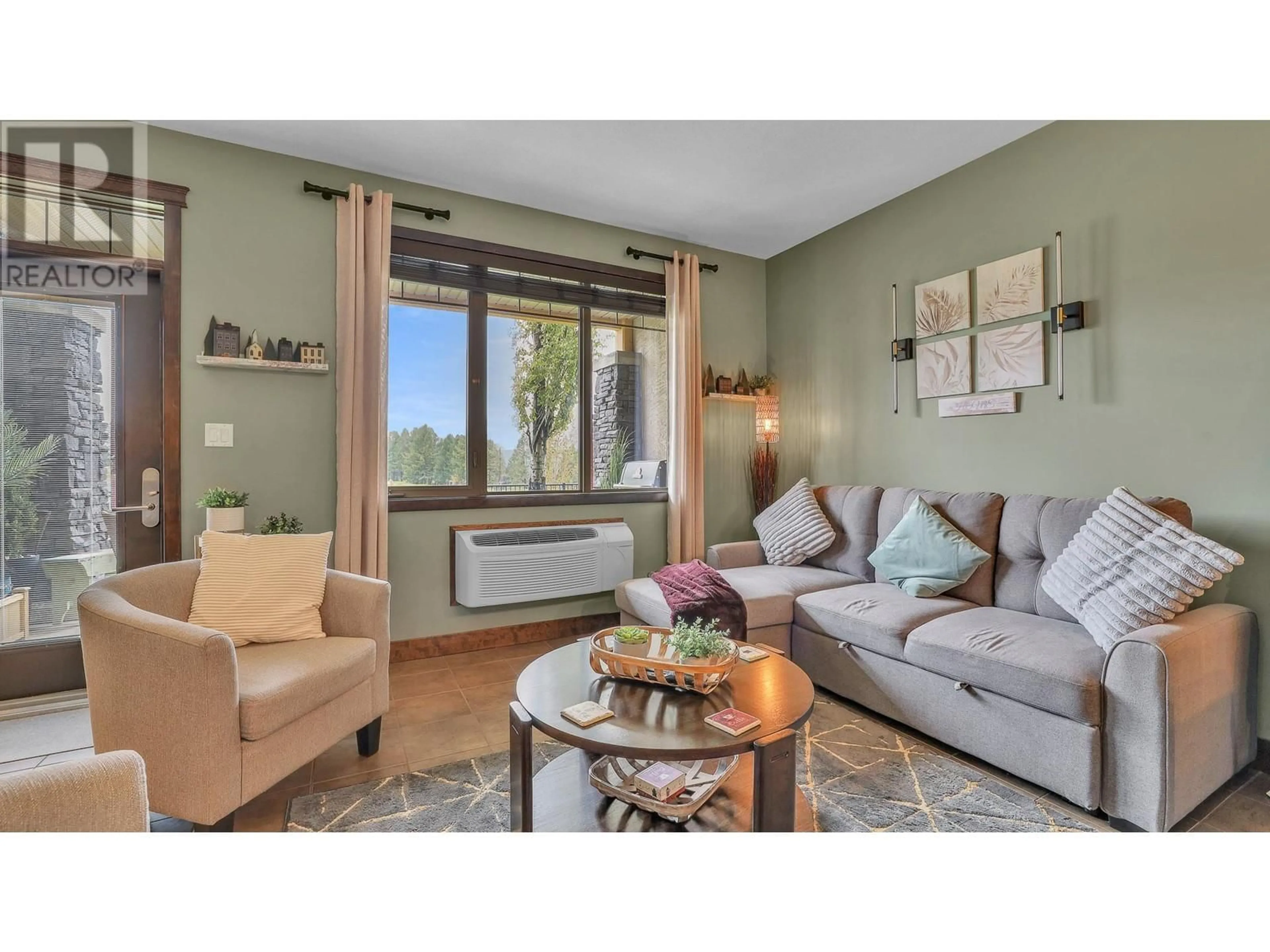 Living room with furniture, unknown for 815 - 800 BIGHORN BOULEVARD, Radium Hot Springs British Columbia V0A1M0