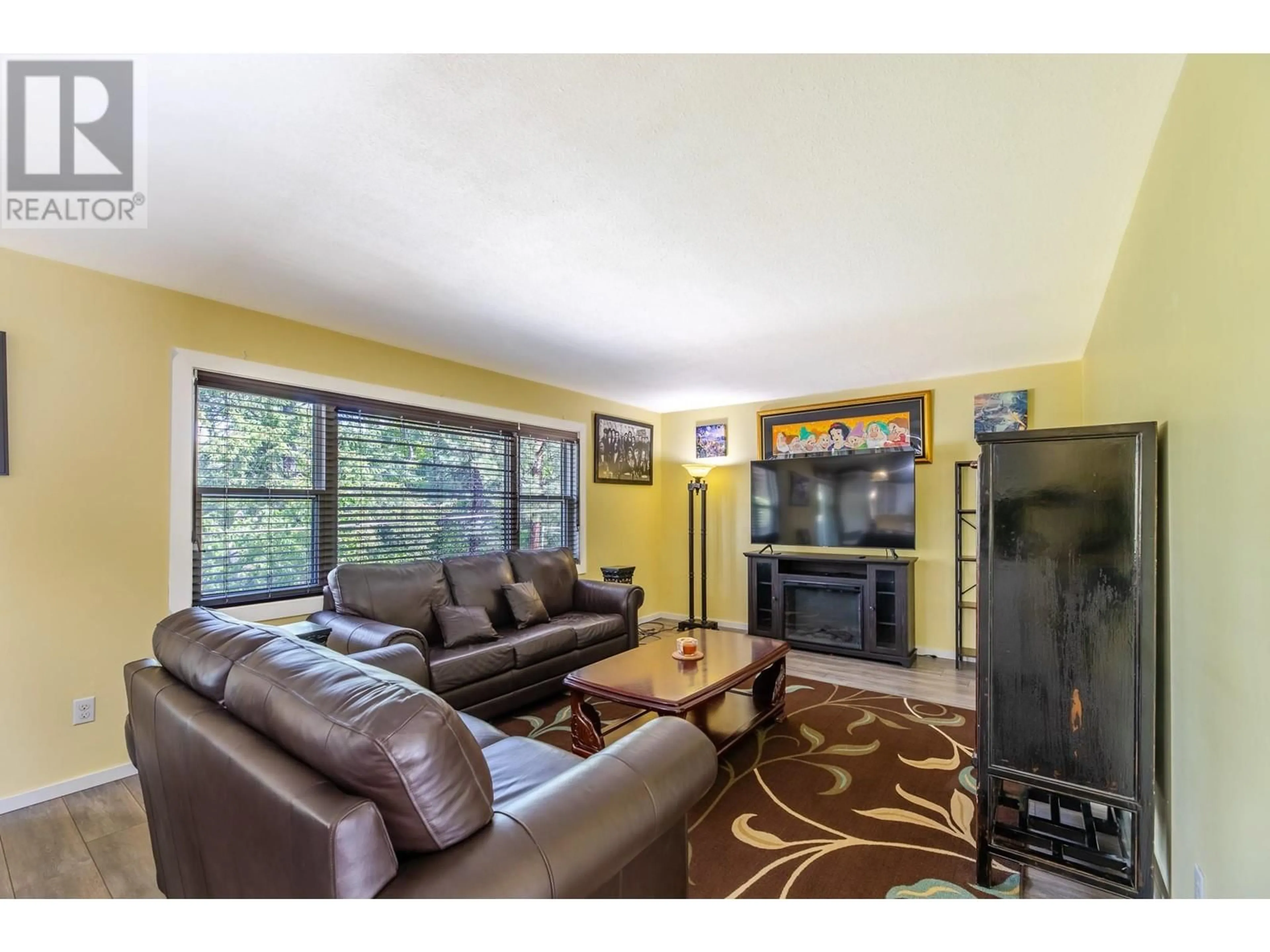 Living room with furniture, unknown for 100 - 180 MCPHERSON CRESCENT, Penticton British Columbia V2A2N8