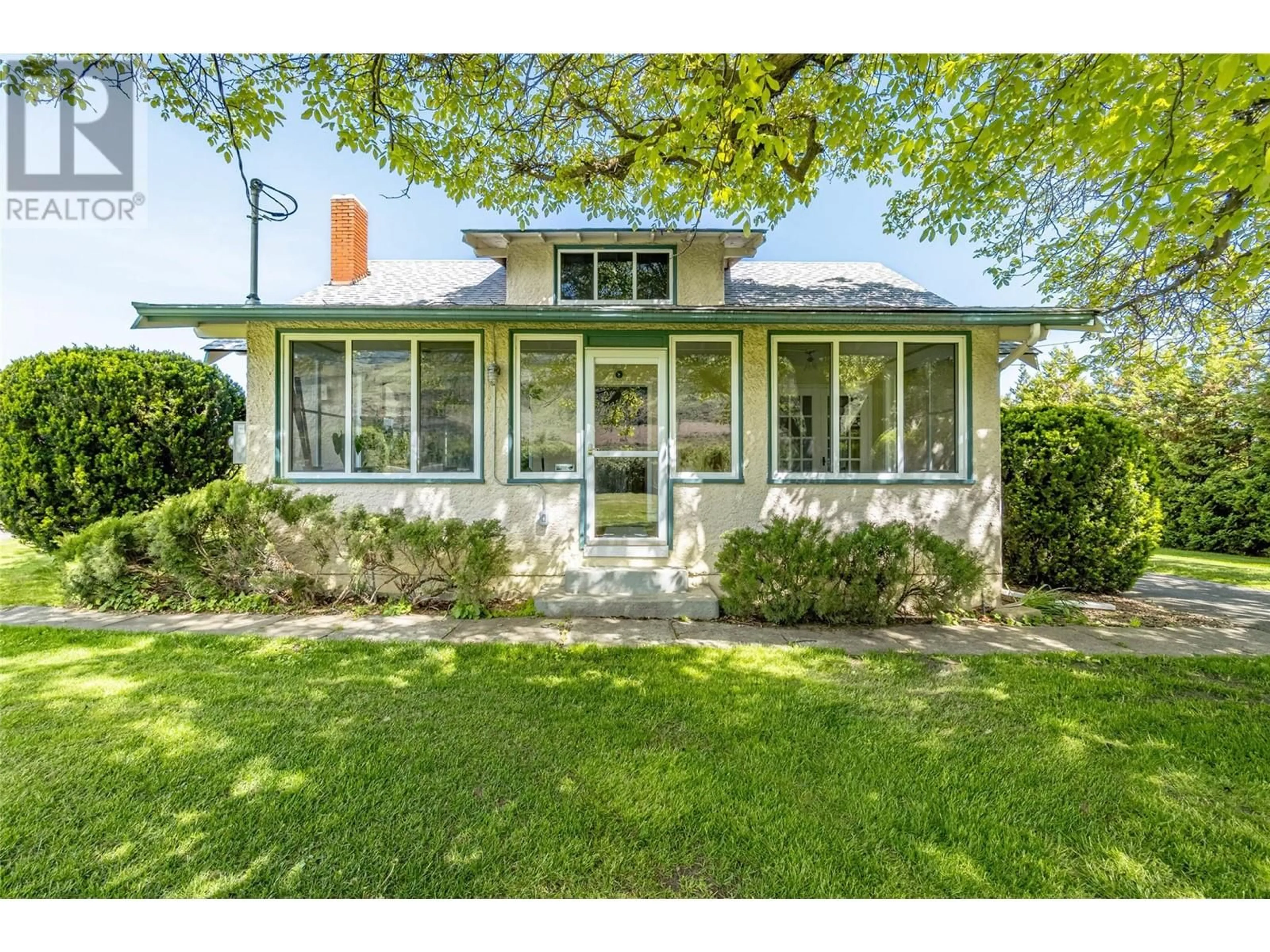 Home with vinyl exterior material, street for 4371 HIGHWAY 97 OTHER, Oliver British Columbia V0H1T1