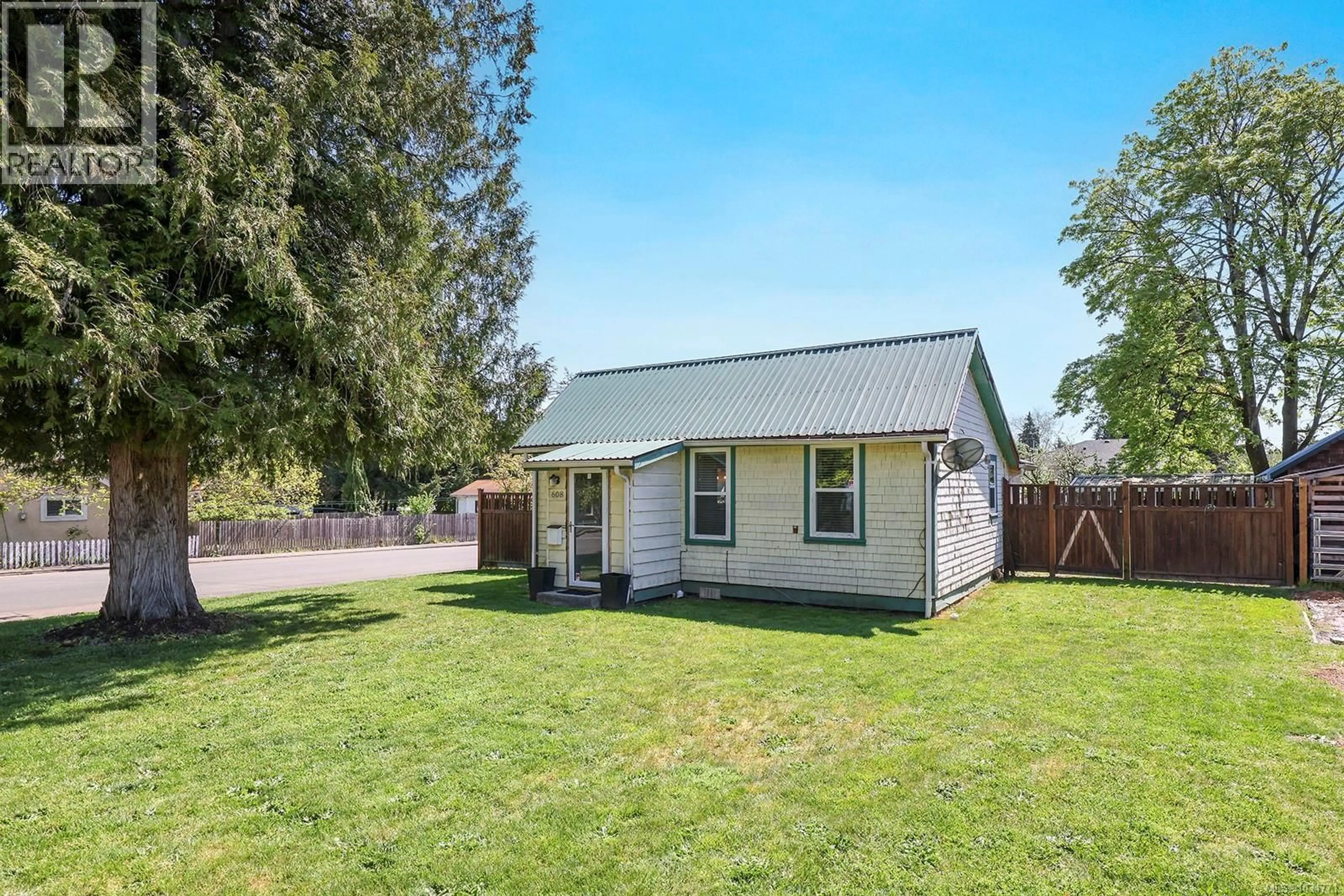 Unknown for 608 11TH STREET, Courtenay British Columbia V9N1T1