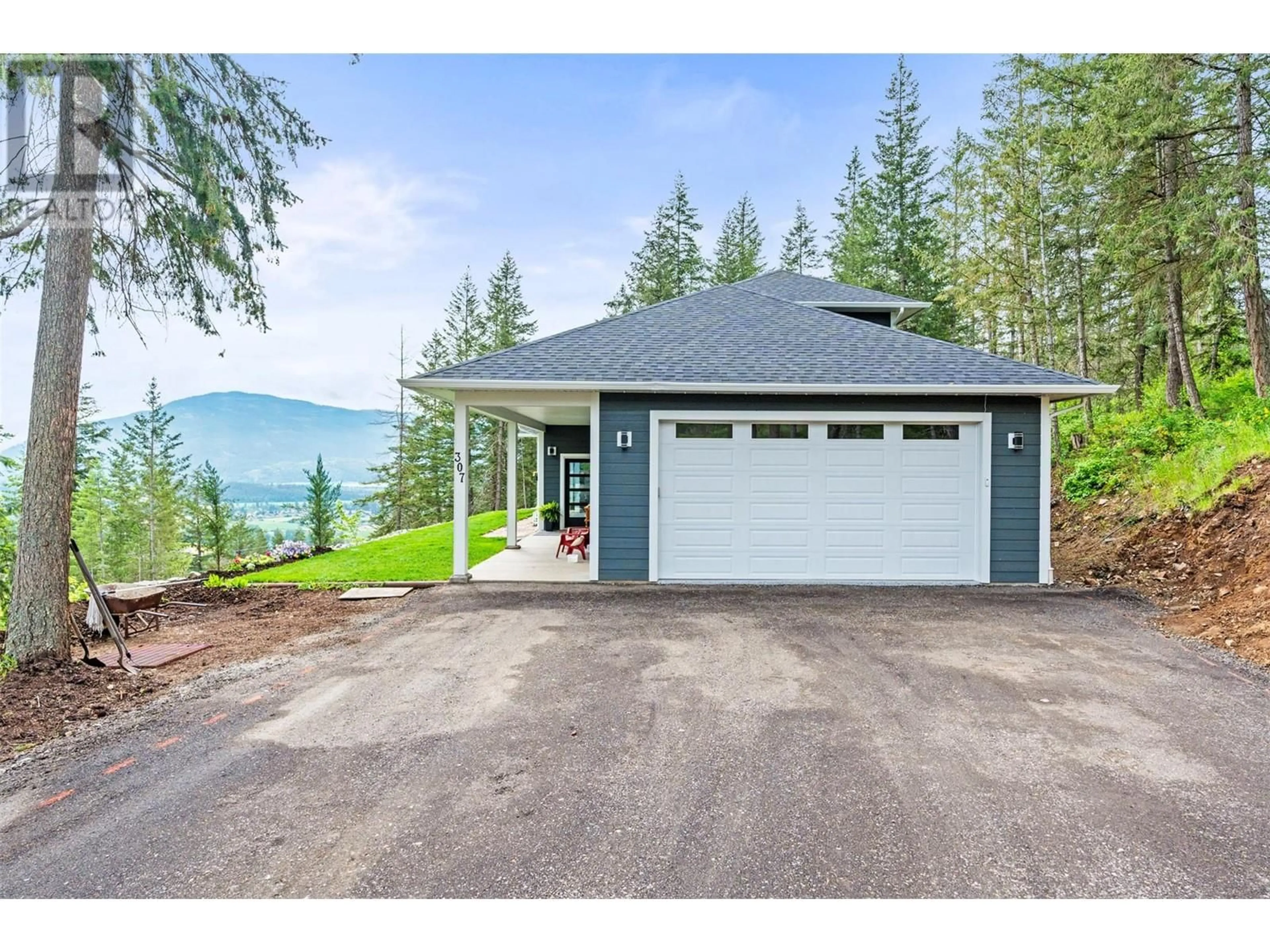 Indoor garage for 307 OXBOW PLACE, Enderby British Columbia V4Y4G2