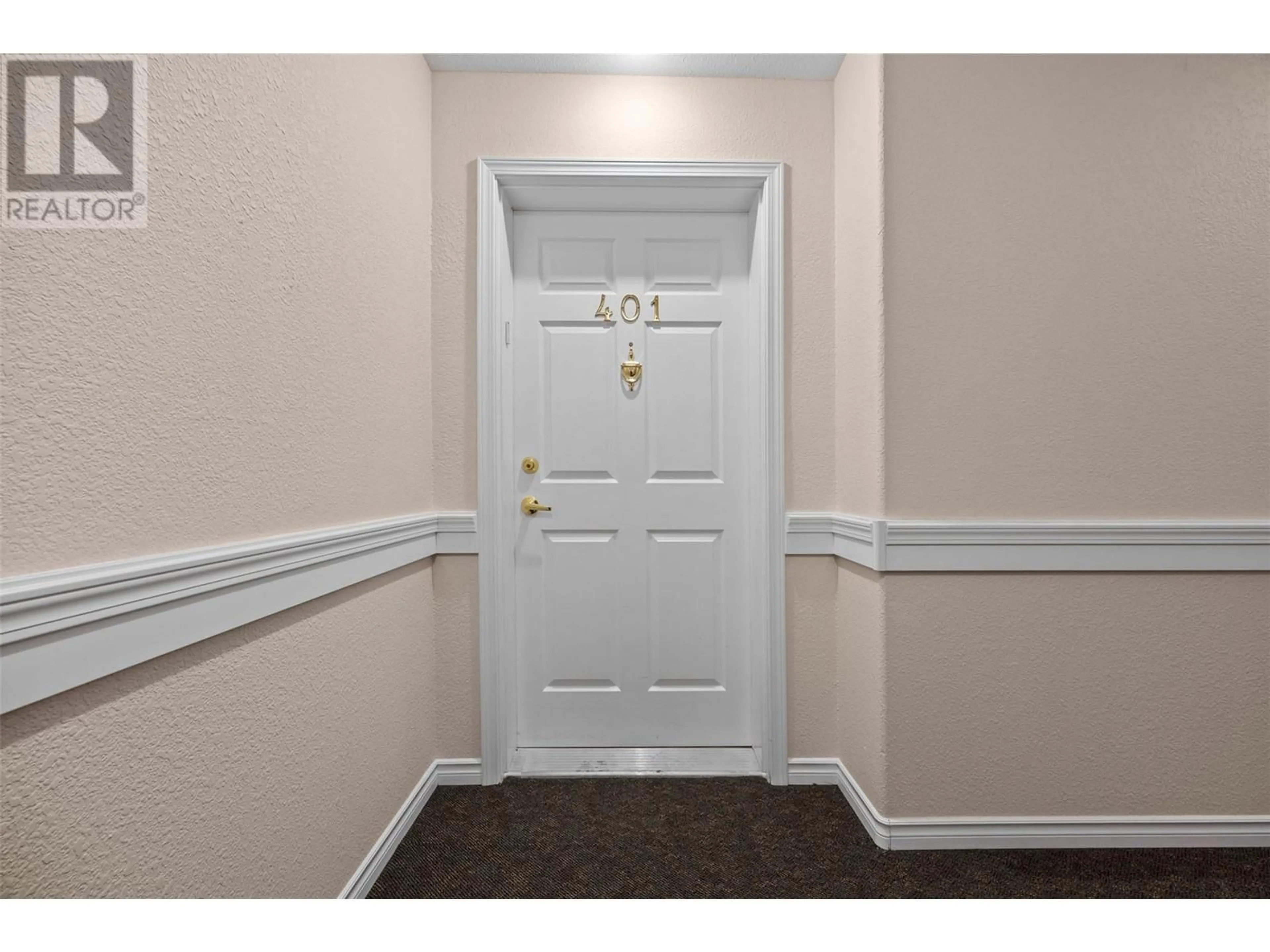 Indoor entryway for 401 - 2285 ATKINSON STREET, Penticton British Columbia V2A8R7