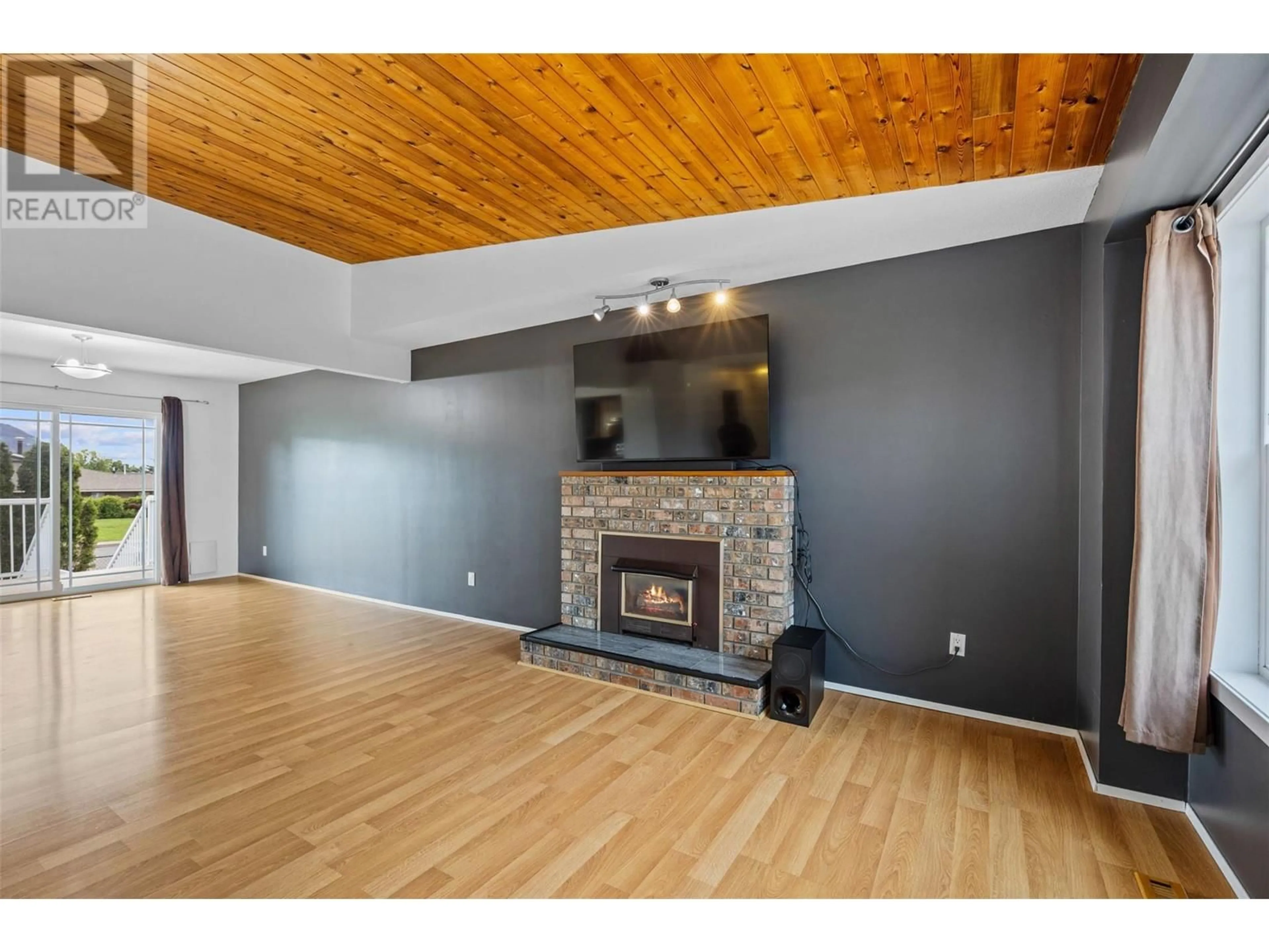 Unknown for 2203 BOSSERT AVENUE, Kamloops British Columbia V2B8H6