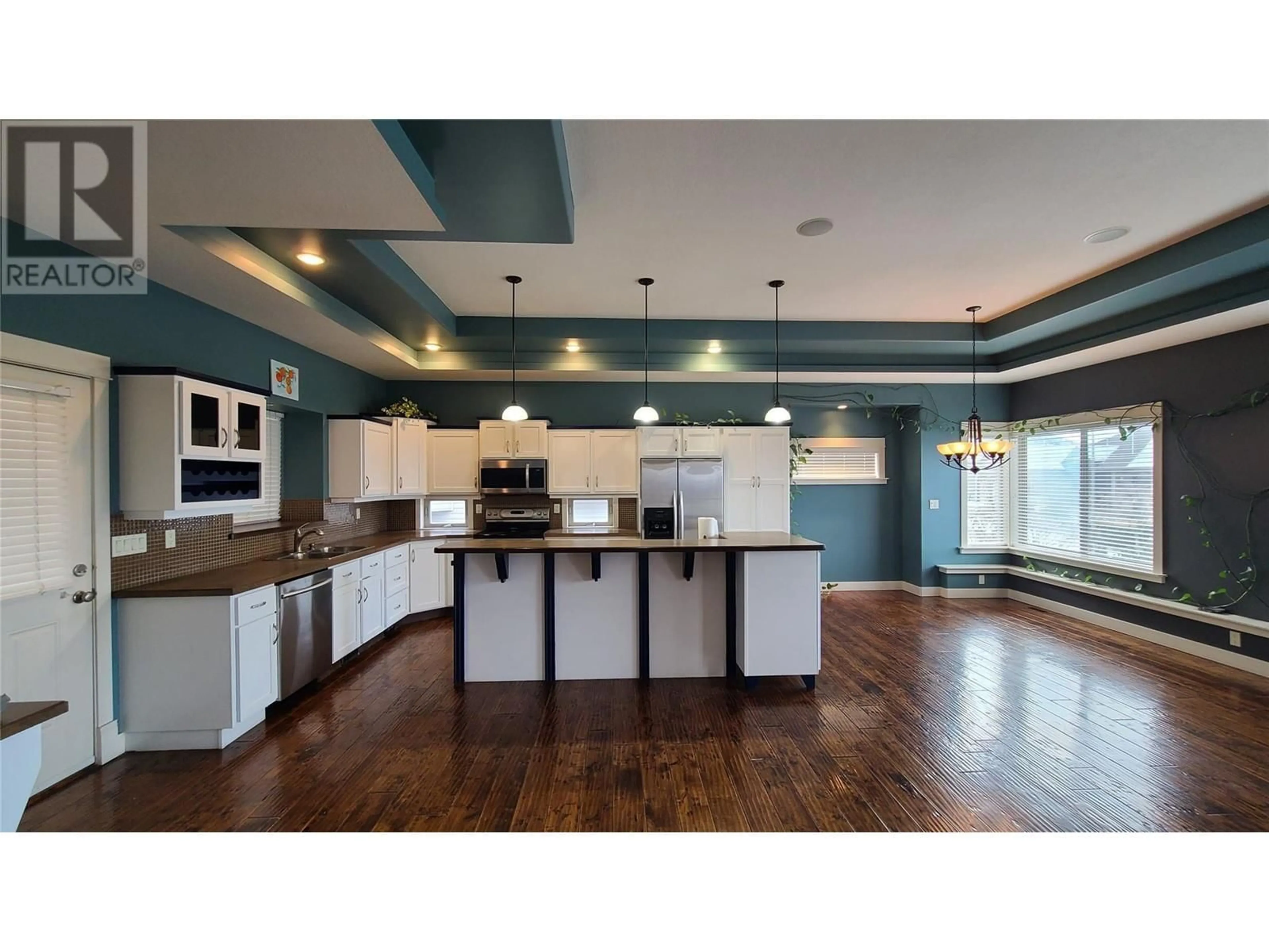 Open concept kitchen, unknown for 1047 MT IDA DRIVE, Vernon British Columbia V1B4A7