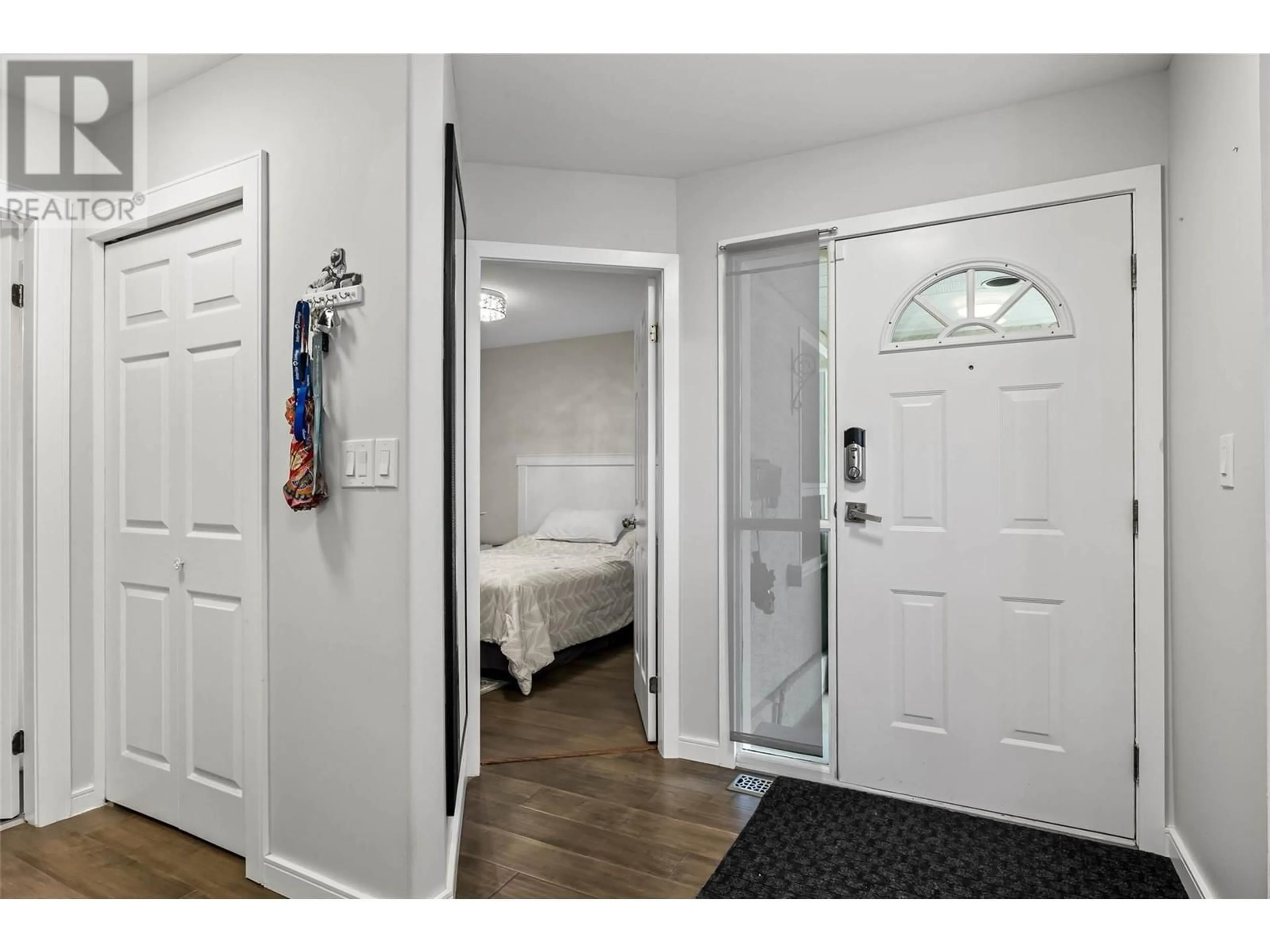 Indoor entryway for 12 - 1580 SPRINGHILL DRIVE, Kamloops British Columbia V2E2H1