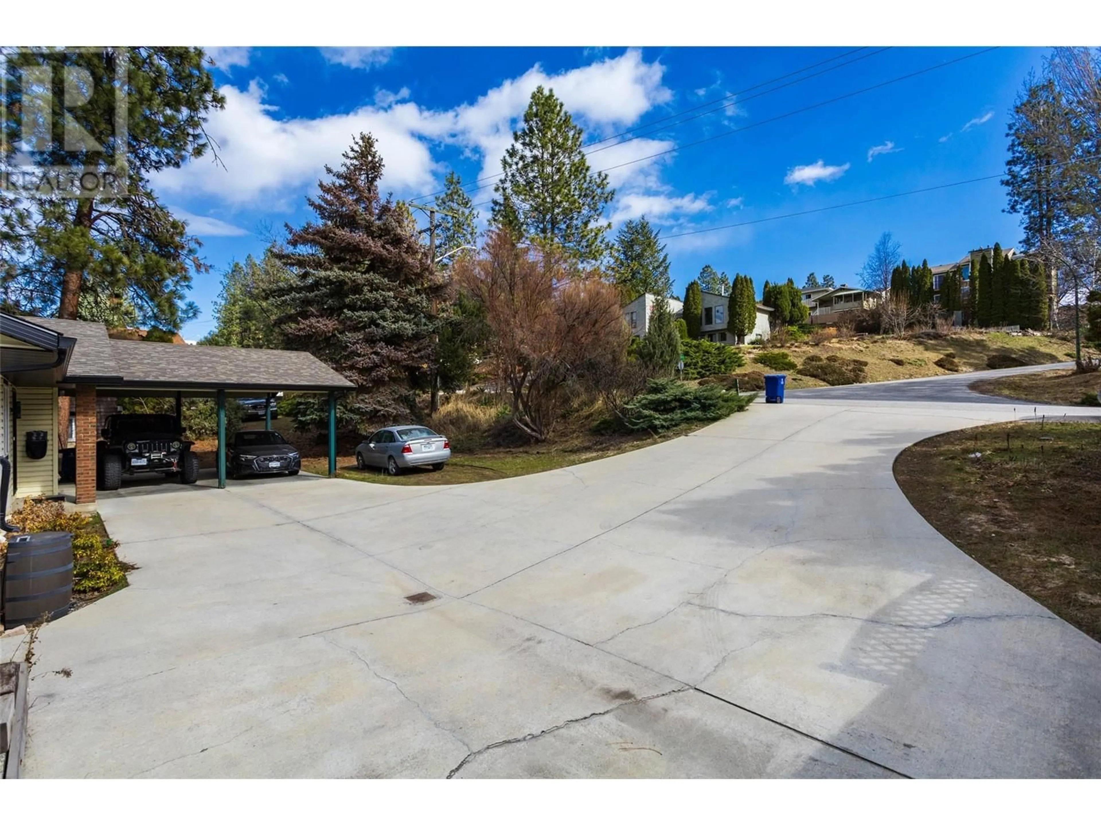 A pic from outside/outdoor area/front of a property/back of a property/a pic from drone, unknown for 2094 TOMAT AVENUE, Kelowna British Columbia V1Z3J2