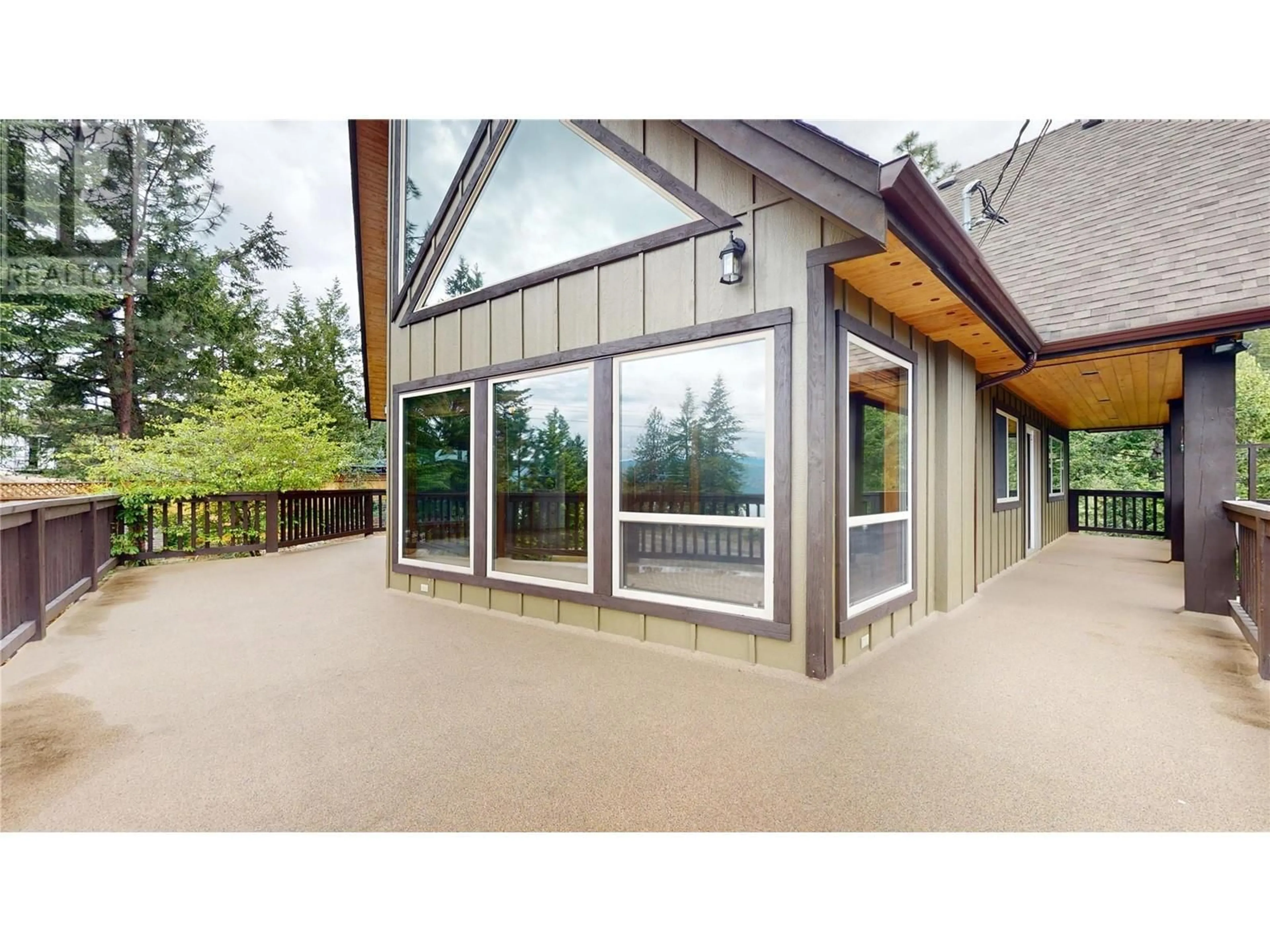 Home with vinyl exterior material, unknown for 10600 COLUMBIA WAY, Vernon British Columbia V1H2B4