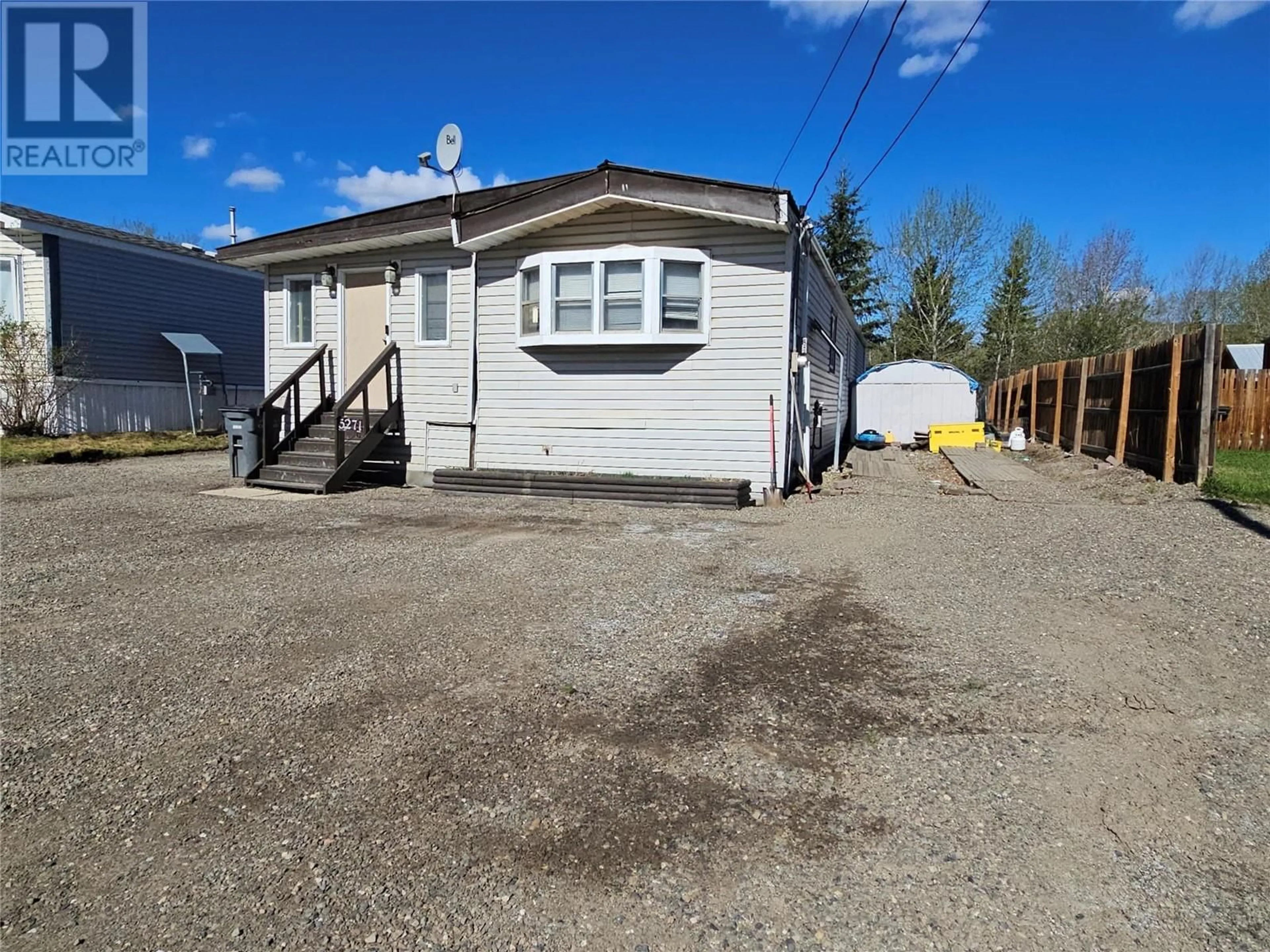 A pic from outside/outdoor area/front of a property/back of a property/a pic from drone, street for 5271 45 STREET SOUTHEAST, Chetwynd British Columbia V0C1J0