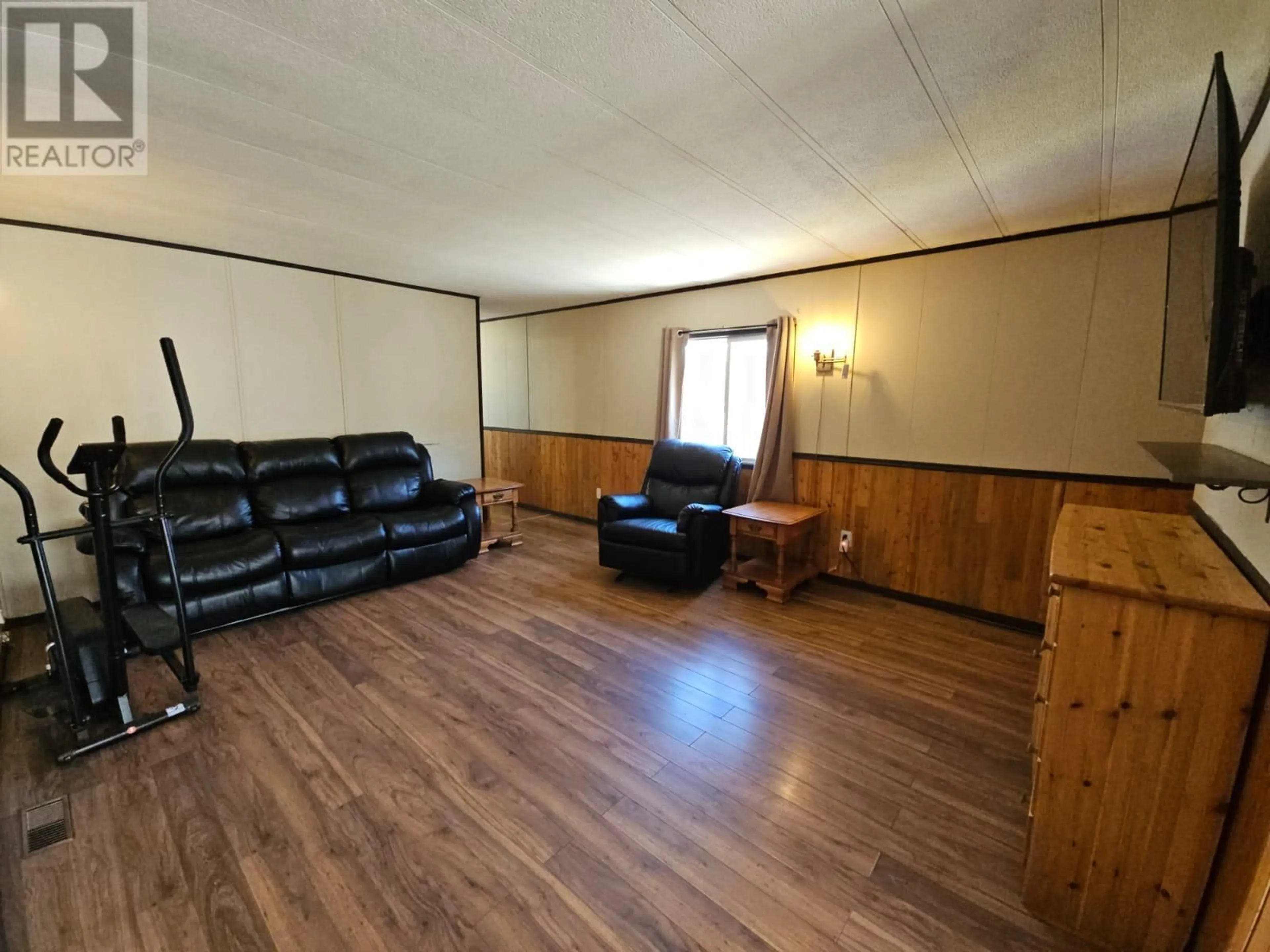 A pic of a room for 5271 45 STREET SOUTHEAST, Chetwynd British Columbia V0C1J0