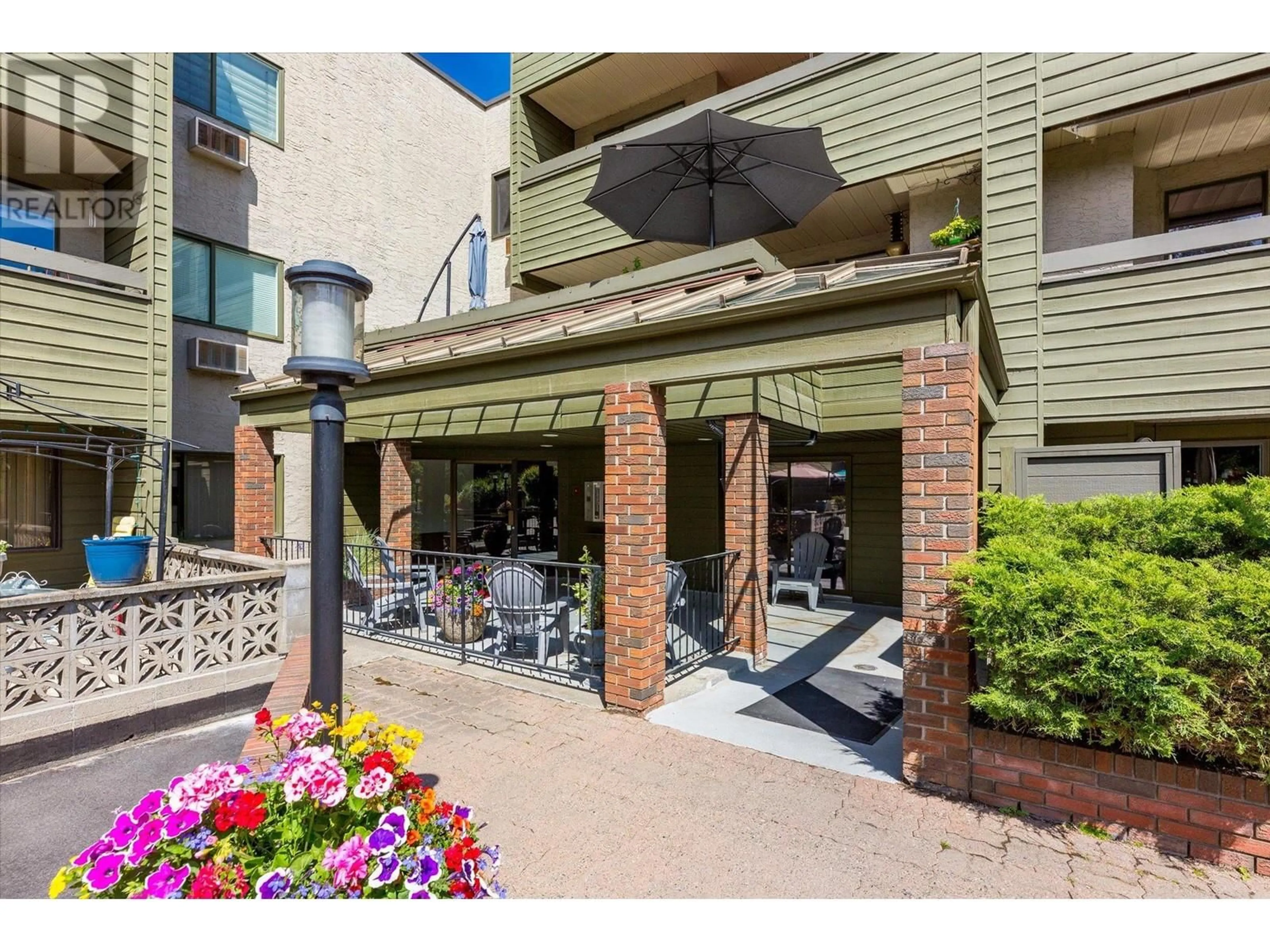 Patio, street for 307 - 1056 BERNARD AVENUE, Kelowna British Columbia V1Y8L7