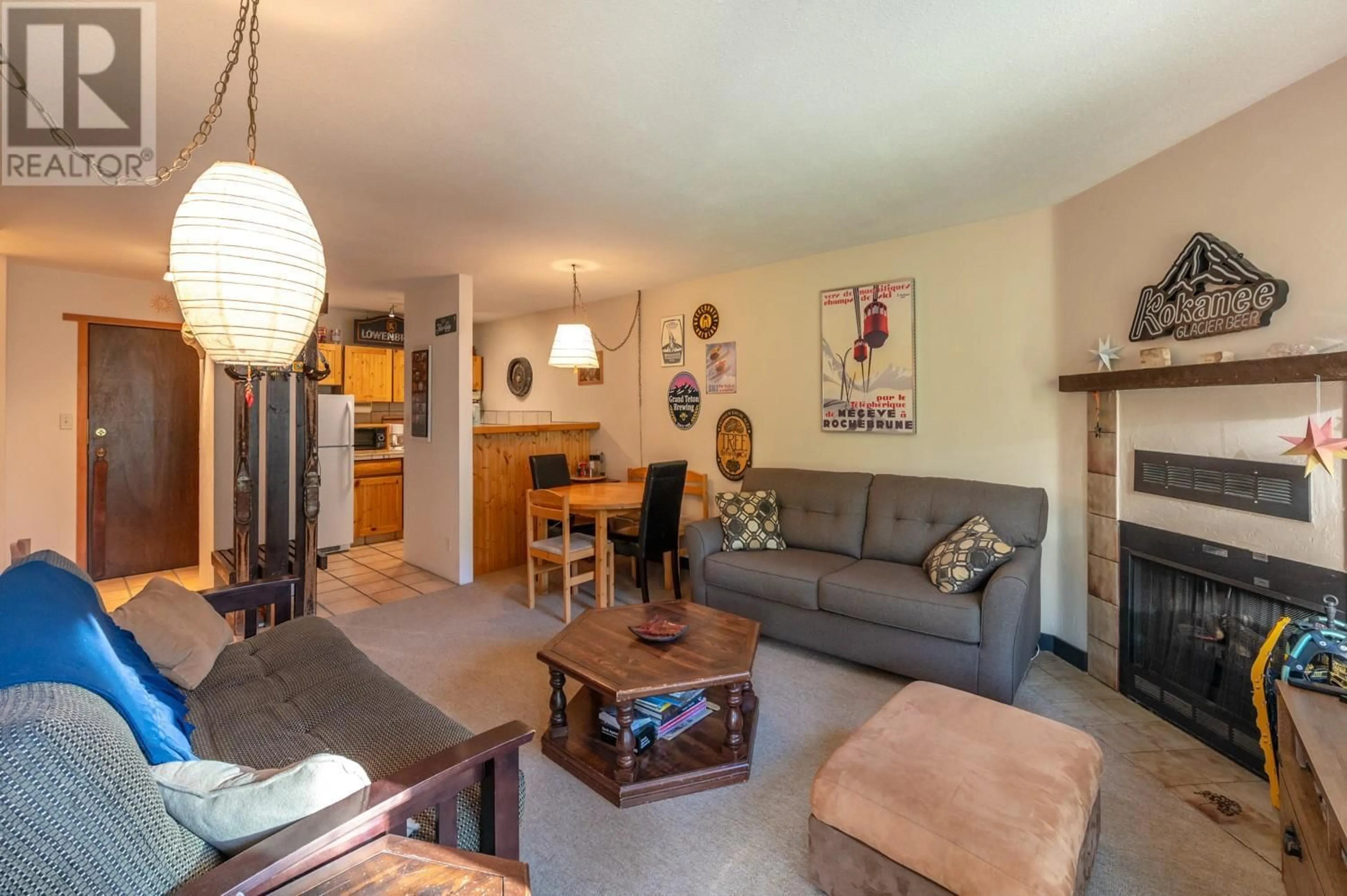 Living room with furniture, unknown for 305 - 1191 APEX MOUNTAIN ROAD, Apex Mountain British Columbia V2A0E2