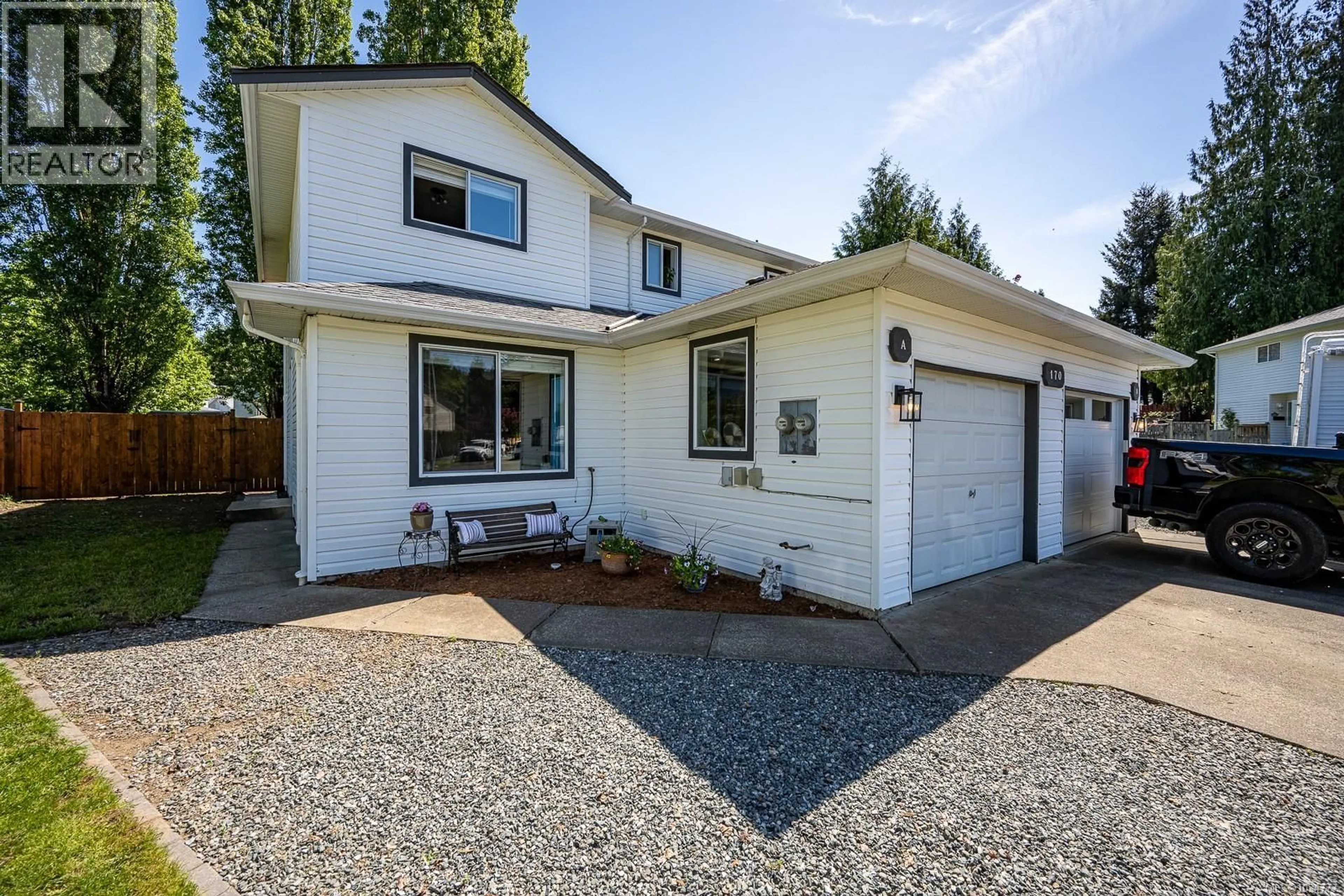Home with vinyl exterior material, street for A - 170 MALCOLM PLACE, Courtenay British Columbia V9N8X8