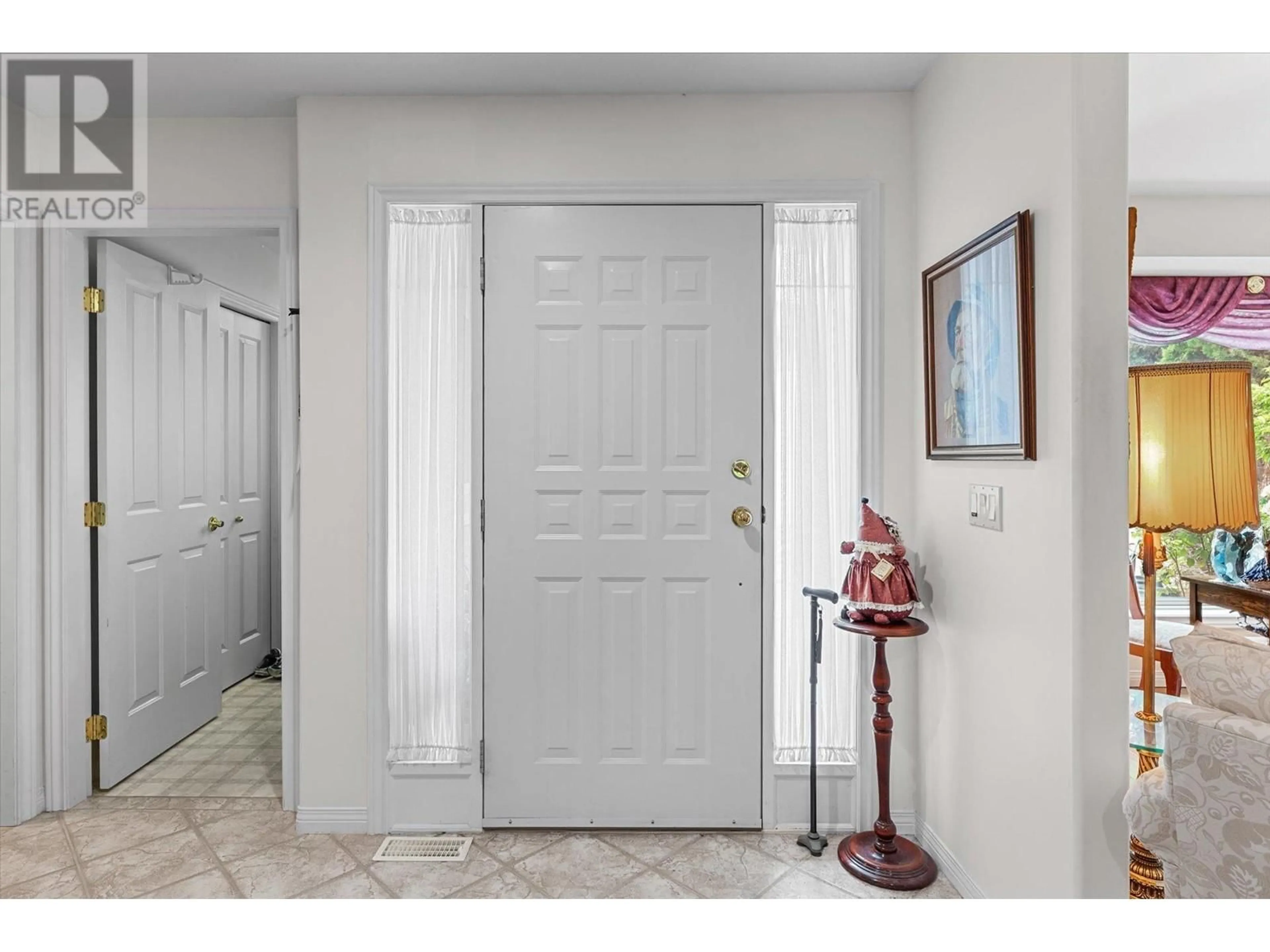 Indoor entryway for 147 - 4074 GELLATLY ROAD, West Kelowna British Columbia V4T2S8