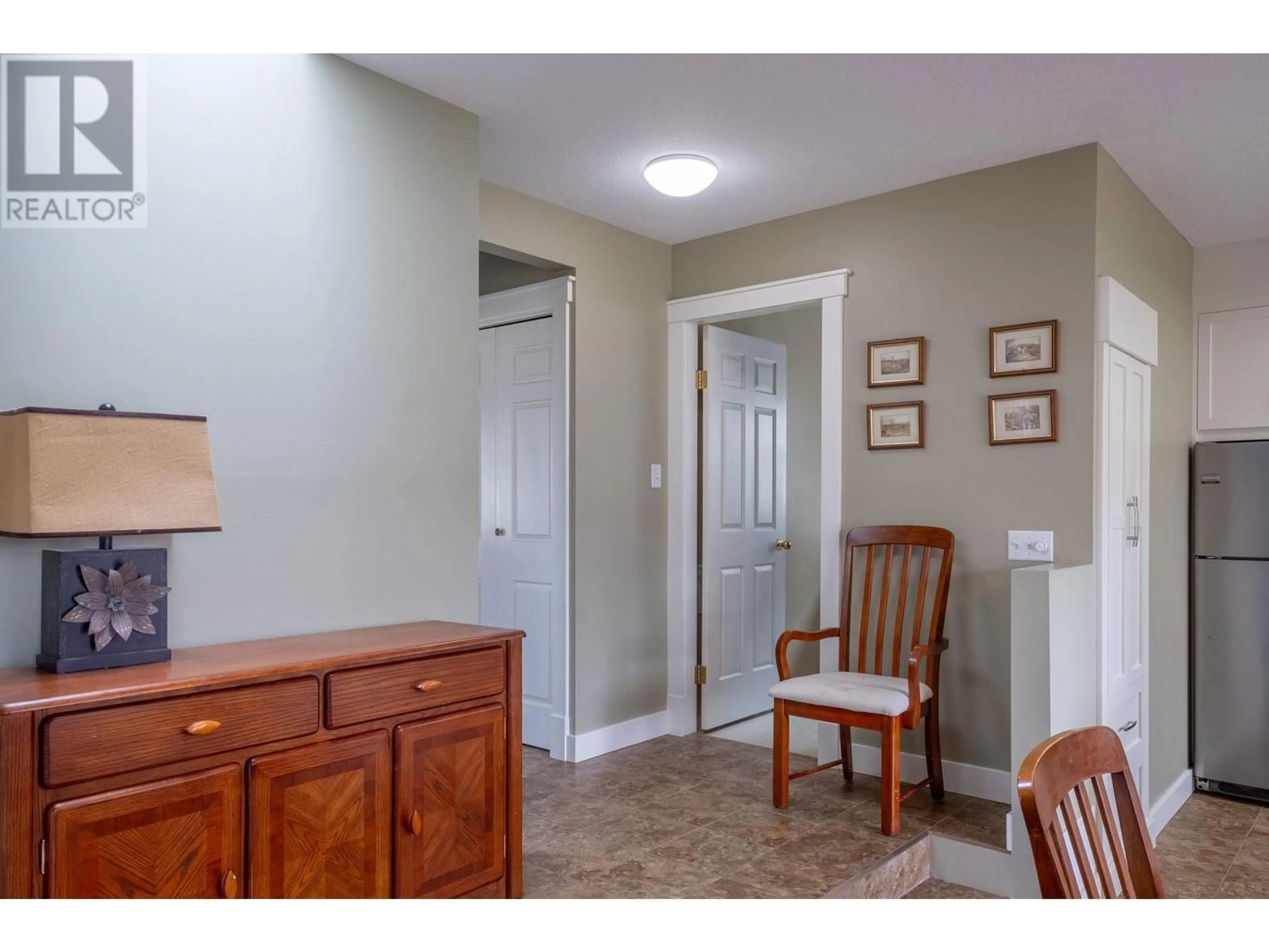 Indoor entryway for 8 - 4311 20 STREET, Vernon British Columbia V1T4E4