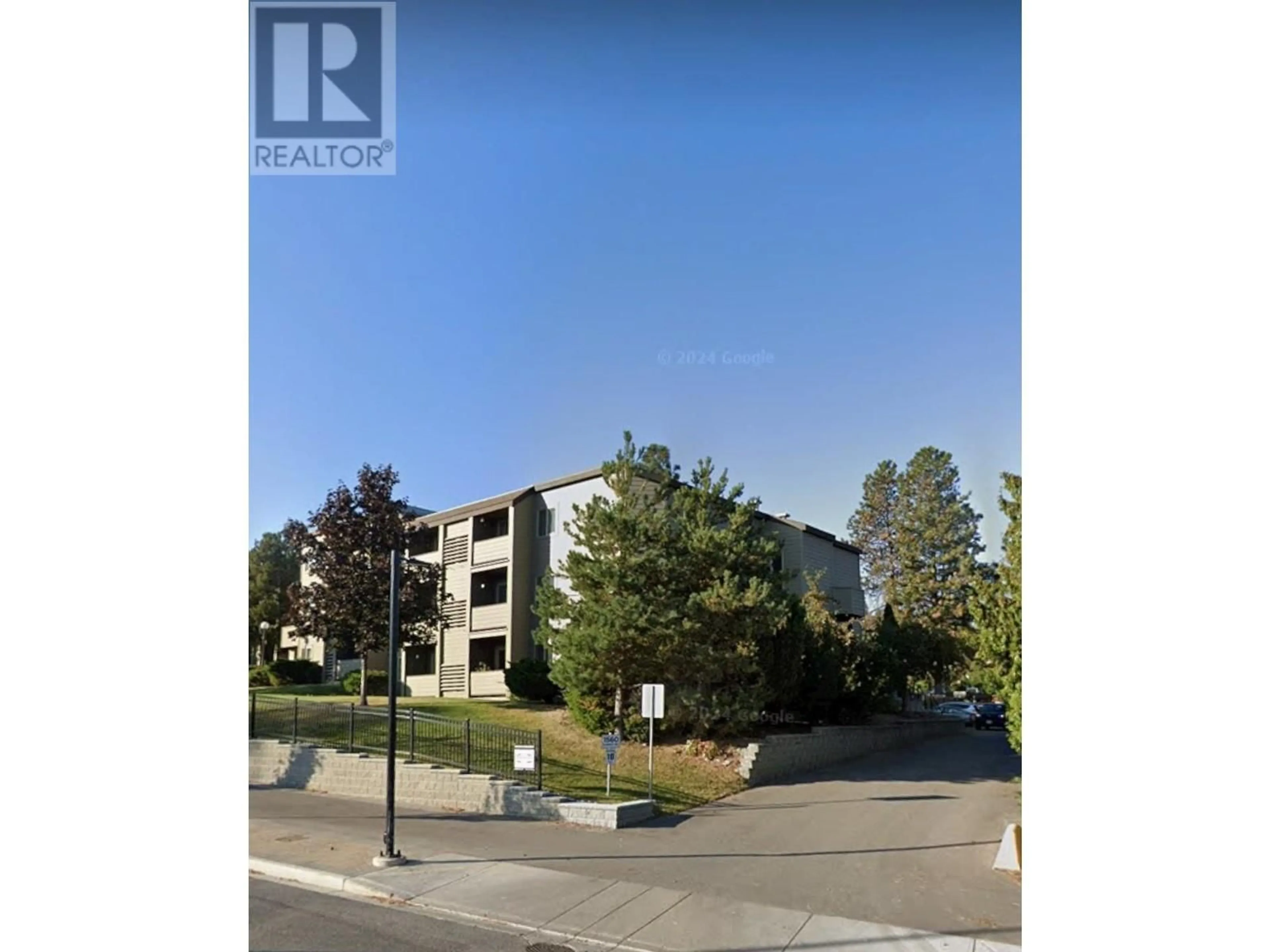 A pic from outside/outdoor area/front of a property/back of a property/a pic from drone, street for 337 - 1560 SUMMIT DRIVE, Kamloops British Columbia V2E1R5