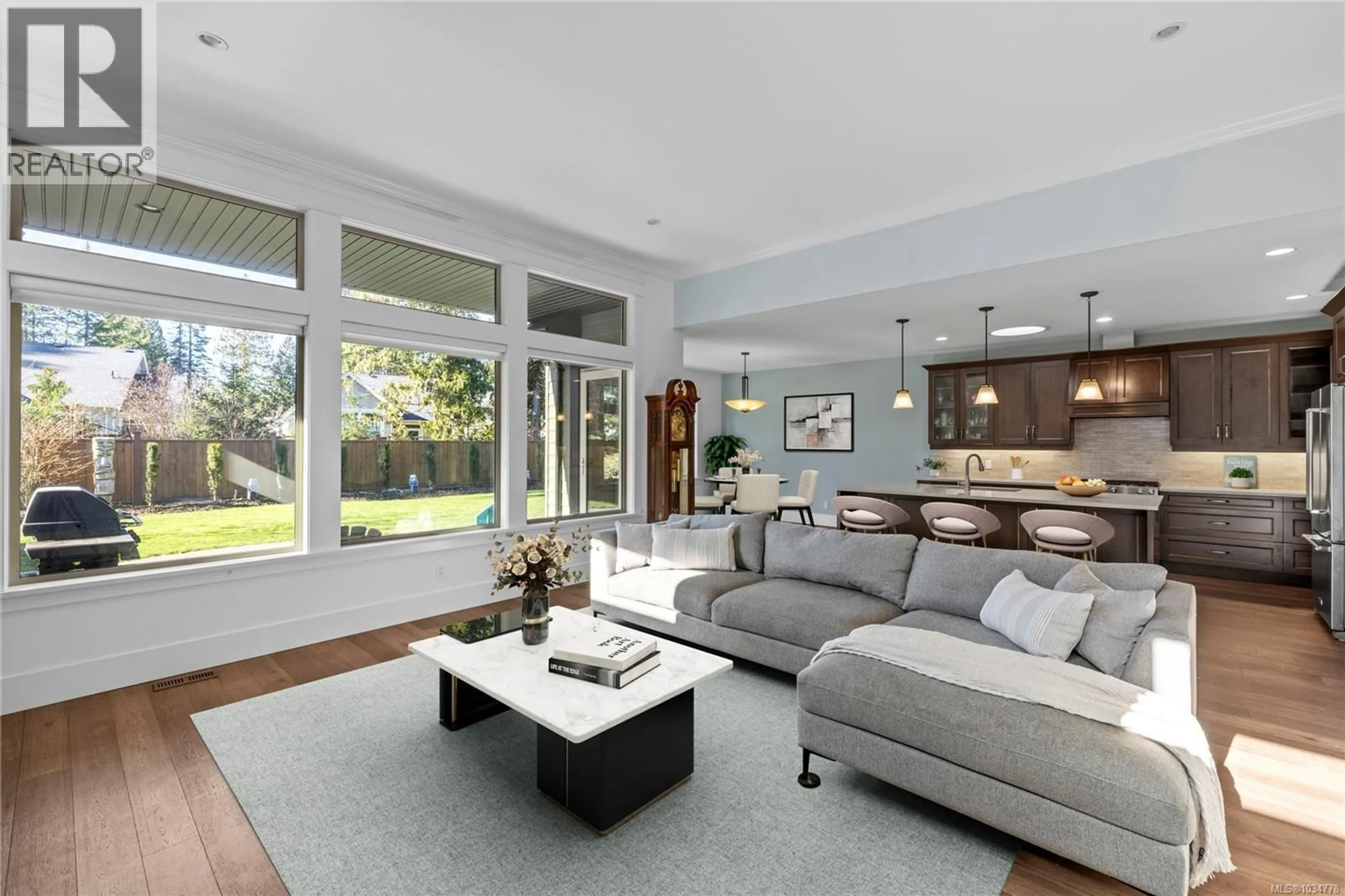 Living room with furniture, unknown for 628 NASSAU CRESCENT, Qualicum Beach British Columbia V9K1C4