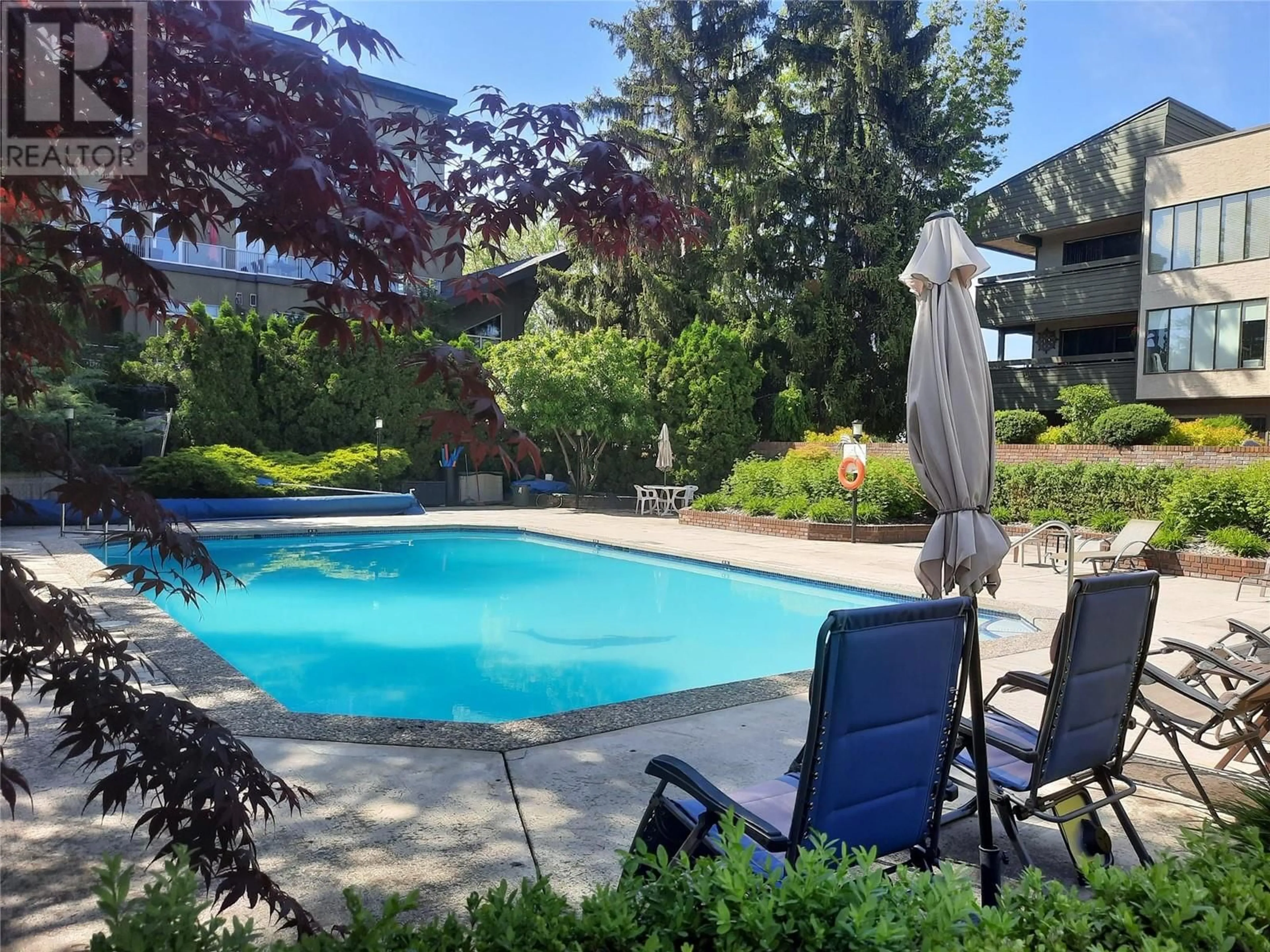 Pool for 305 - 1056 BERNARD AVENUE, Kelowna British Columbia V1Y8L7