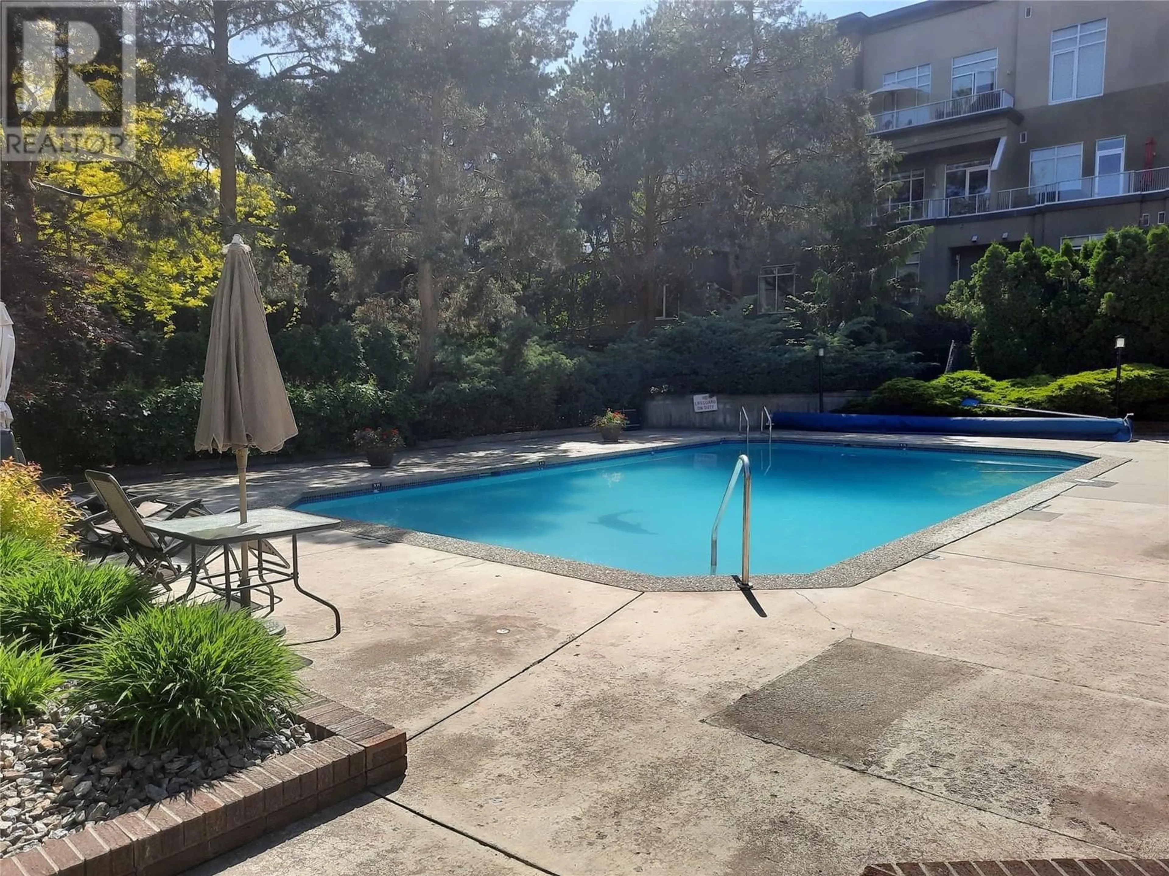 Pool for 305 - 1056 BERNARD AVENUE, Kelowna British Columbia V1Y8L7