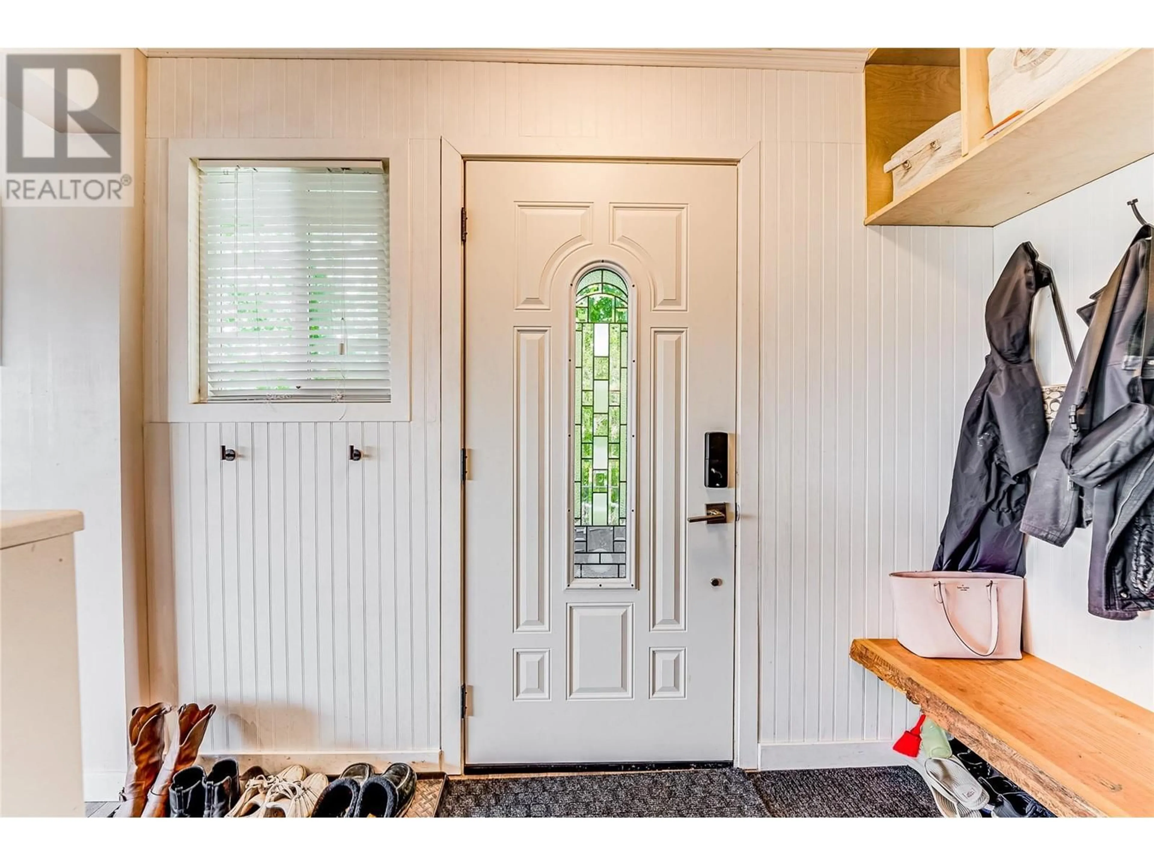 Indoor entryway for 7268 L & A ROAD, Vernon British Columbia V1B3S8