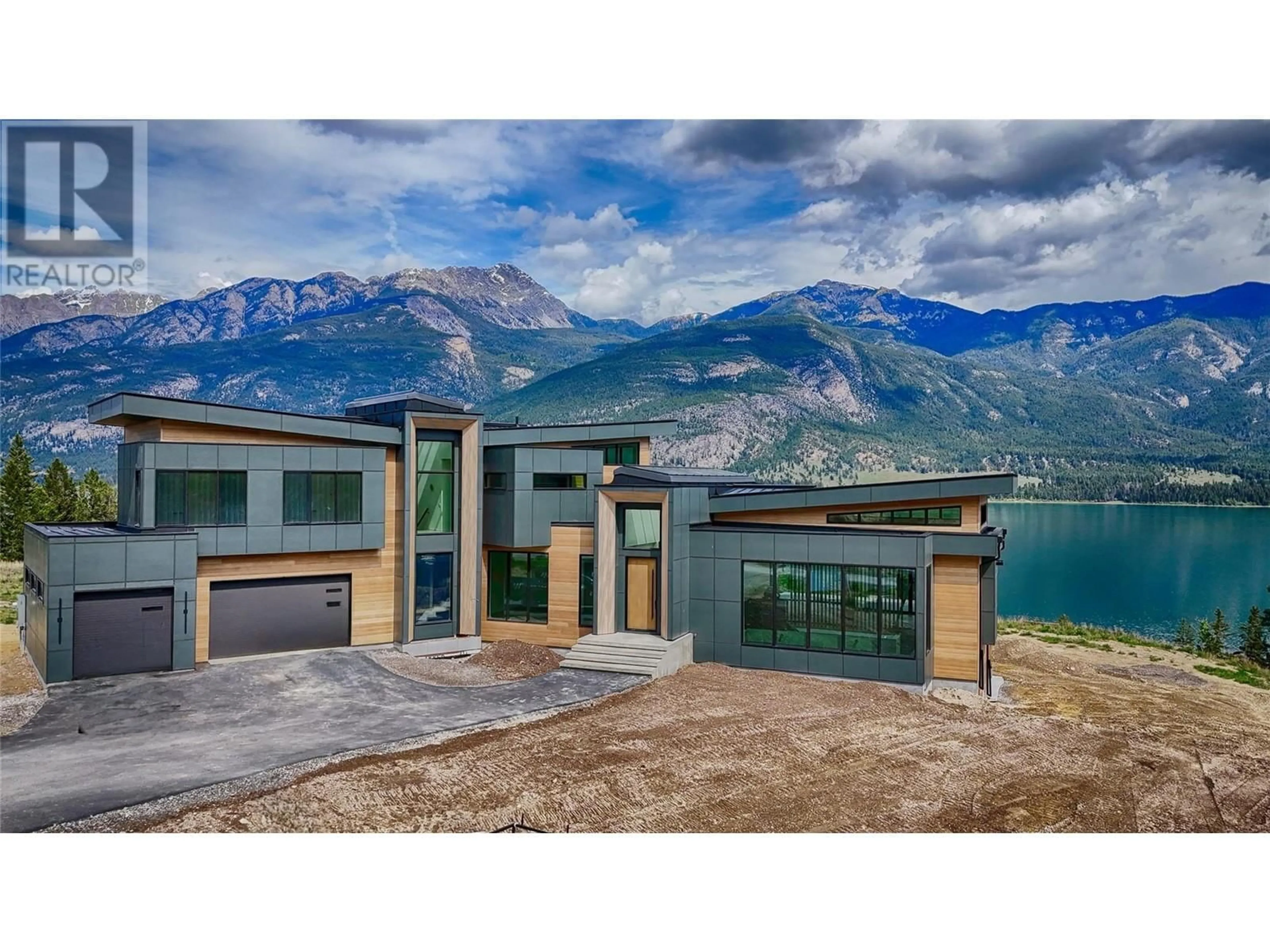 A pic from outside/outdoor area/front of a property/back of a property/a pic from drone, mountain view for 4 - 6200 COLUMBIA LAKE ROAD, Columbia Lake British Columbia V0B1L2