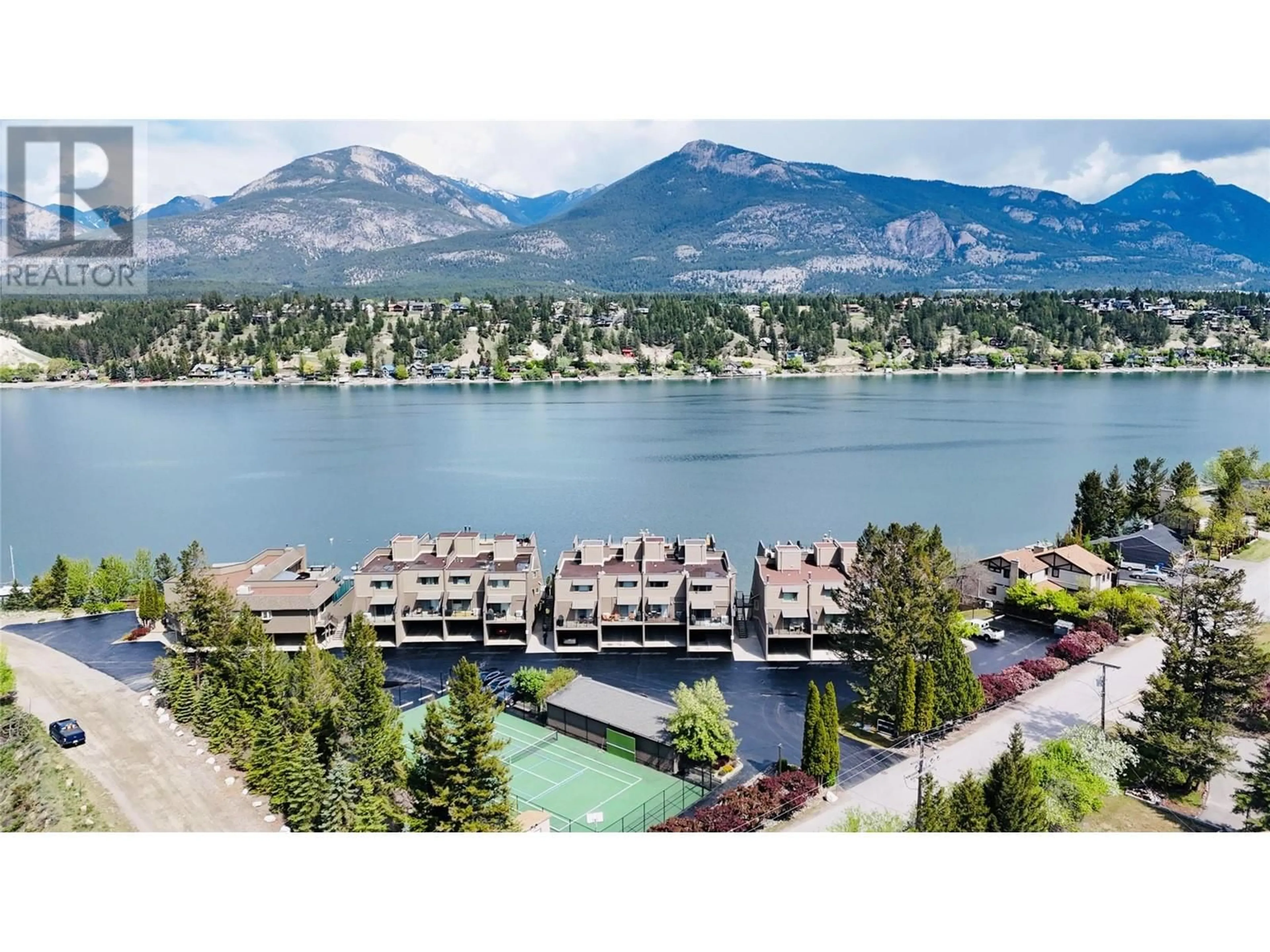 A pic from outside/outdoor area/front of a property/back of a property/a pic from drone, water/lake/river/ocean view for 20 - 1517 2ND AVENUE, Invermere British Columbia V0A1K4