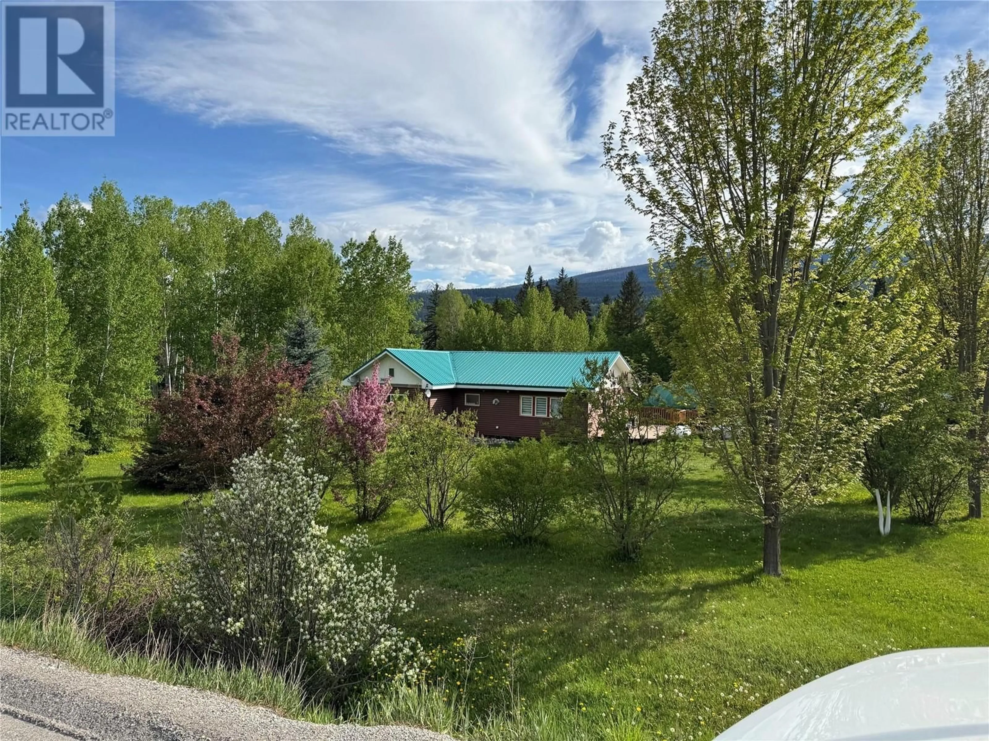 A pic from outside/outdoor area/front of a property/back of a property/a pic from drone, mountain view for 3402 HIGHWAY 95 HIGHWAY, Parson British Columbia V0A1L0