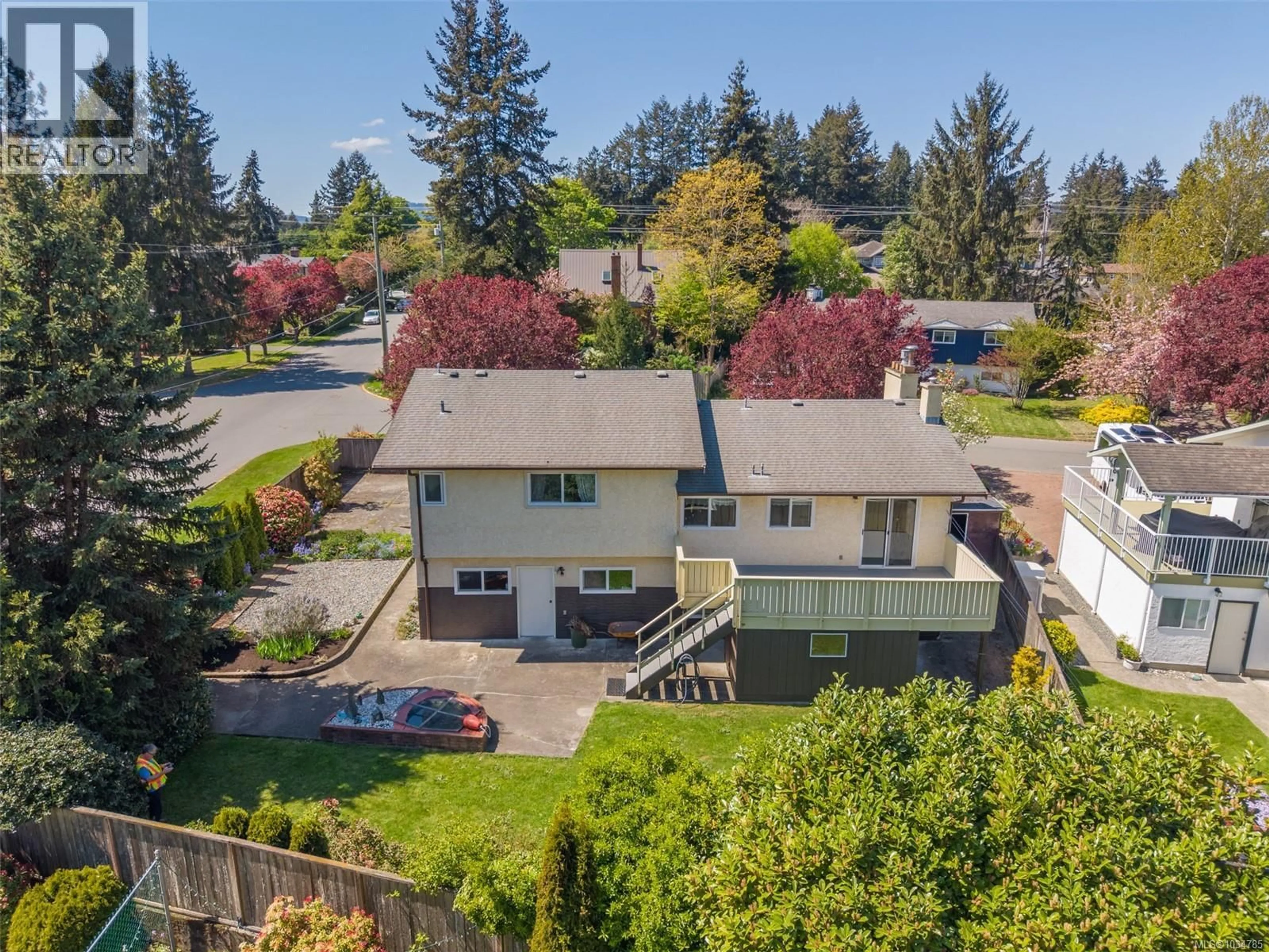 A pic from outside/outdoor area/front of a property/back of a property/a pic from drone, unknown for 7739 BRUCE GORDON PLACE, Central Saanich British Columbia V8M1L6