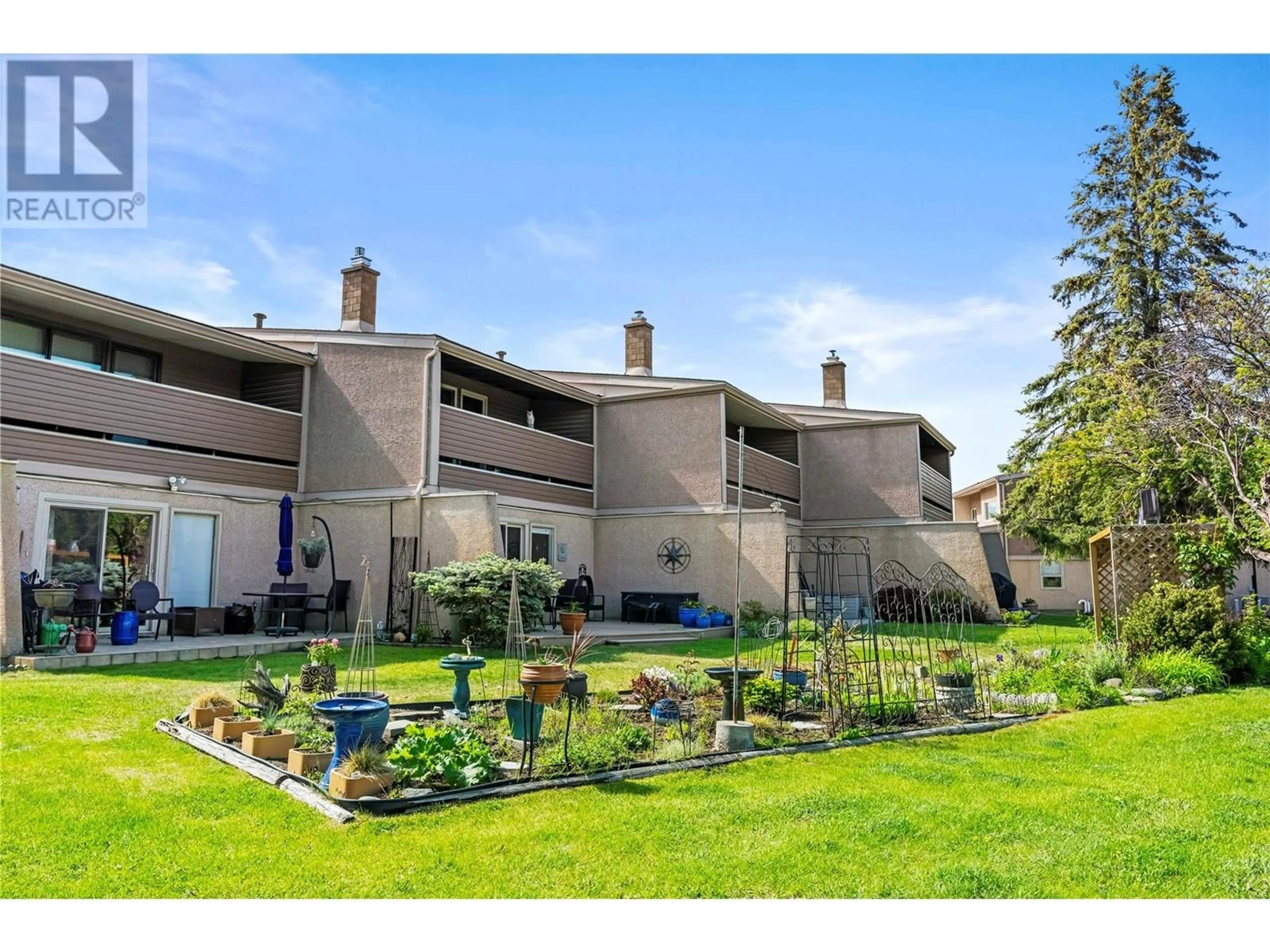 Patio, unknown for 18 - 1555 SUMMIT DRIVE, Kamloops British Columbia V2C5W2