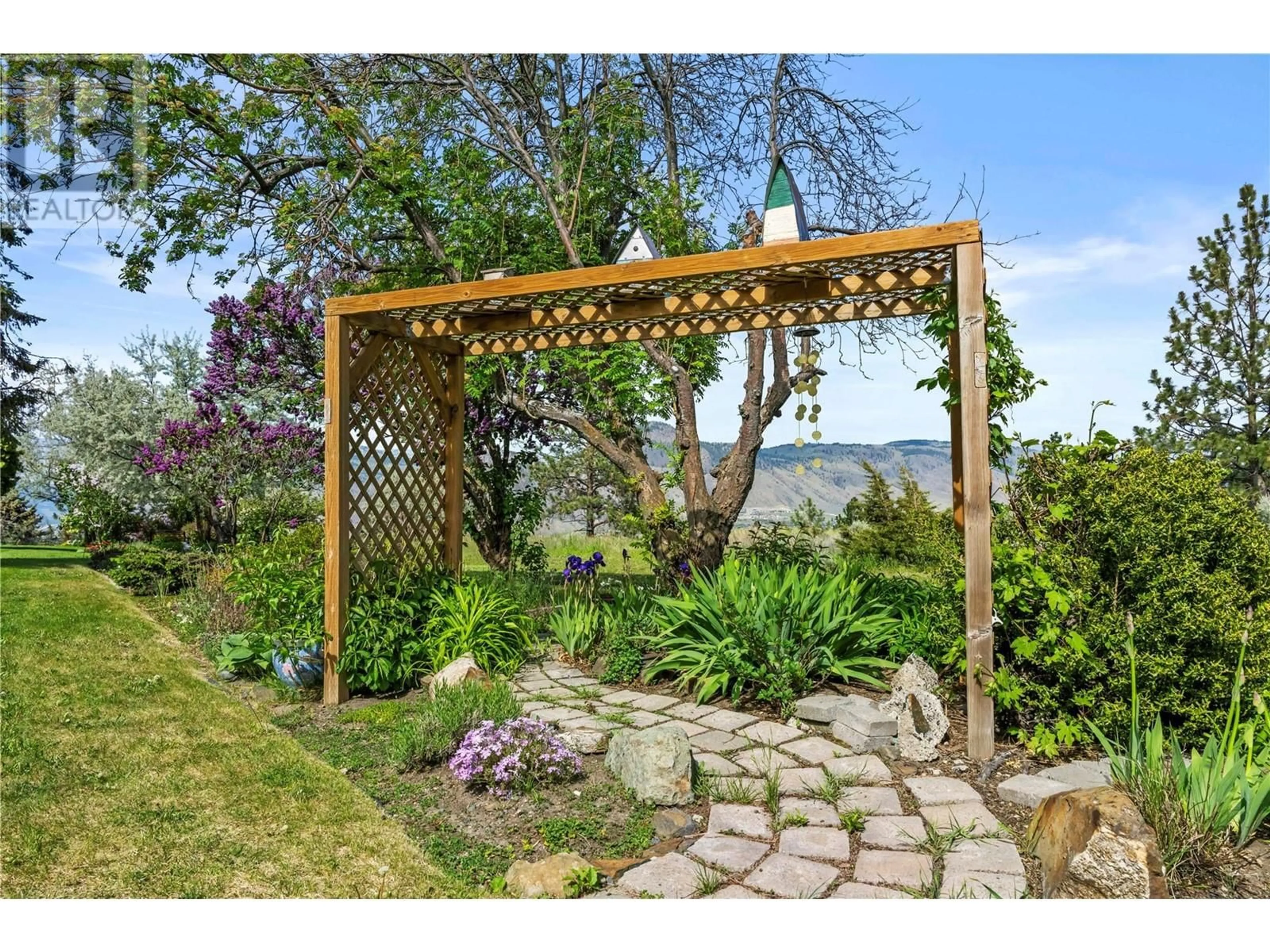 Patio, mountain view for 18 - 1555 SUMMIT DRIVE, Kamloops British Columbia V2C5W2