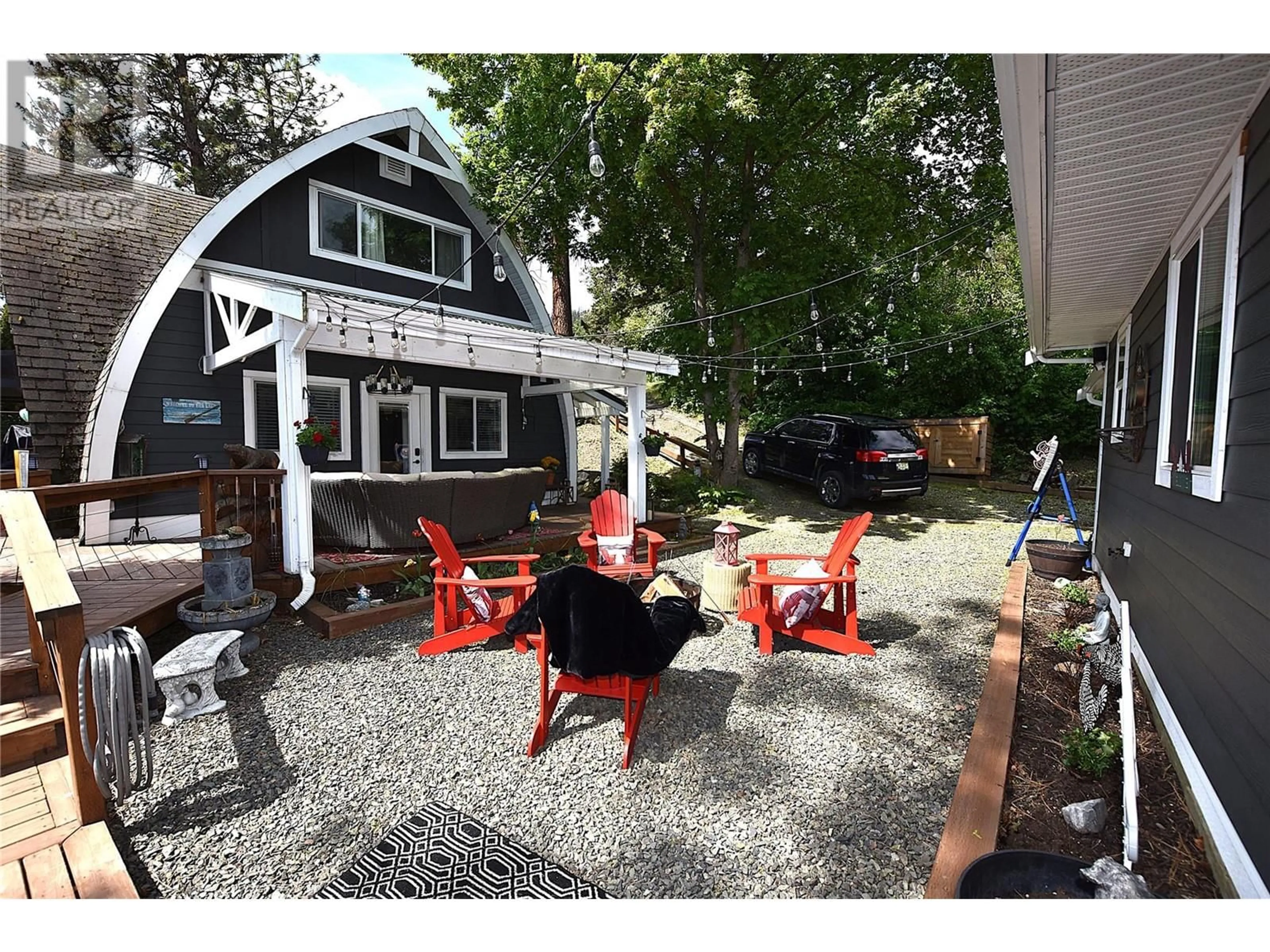 Patio, street for 39 BREWER TRAIL, Vernon British Columbia V1H2G6