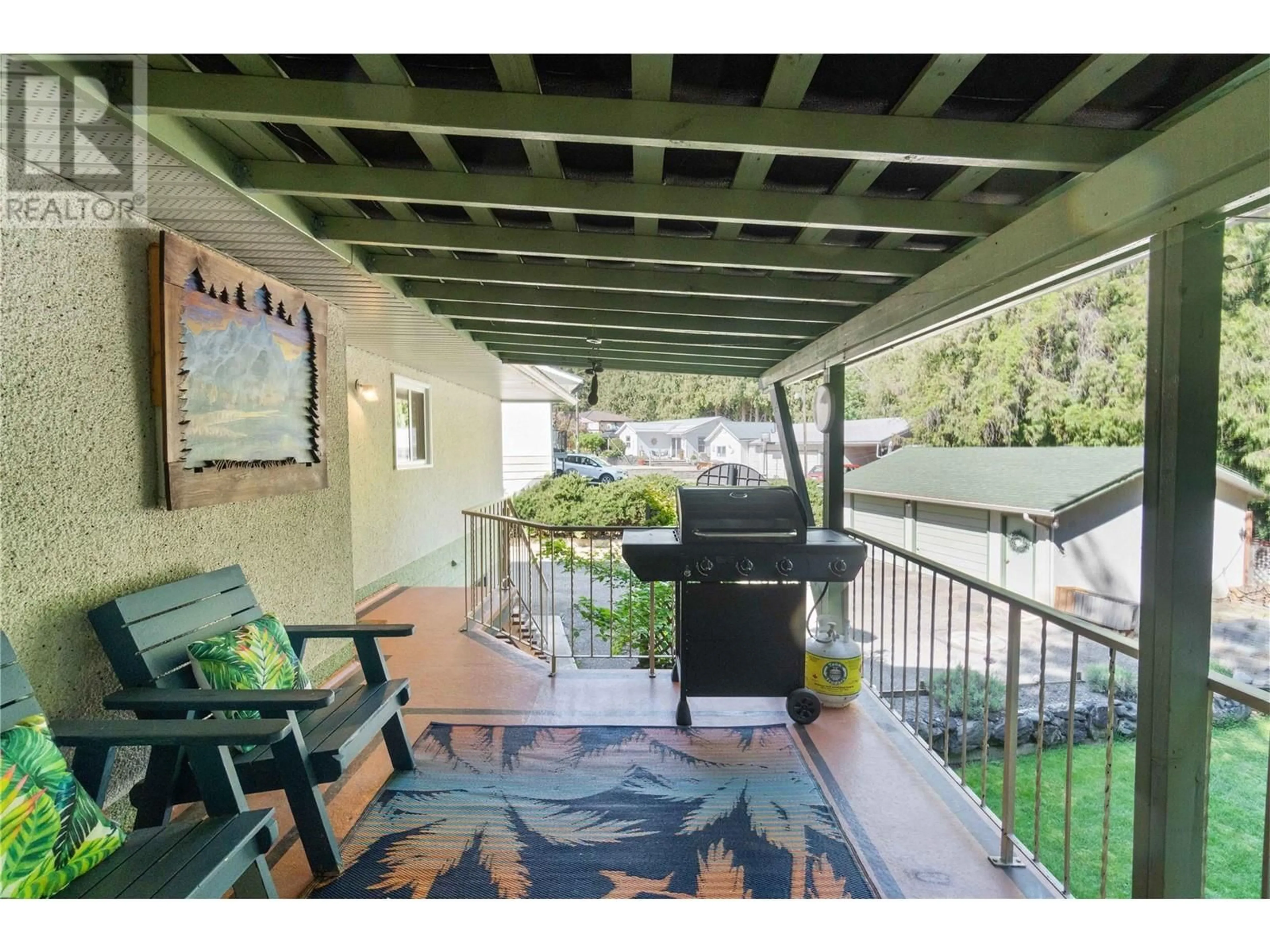 Patio, street for 2829 CAEN ROAD, Sorrento British Columbia V0E2W0