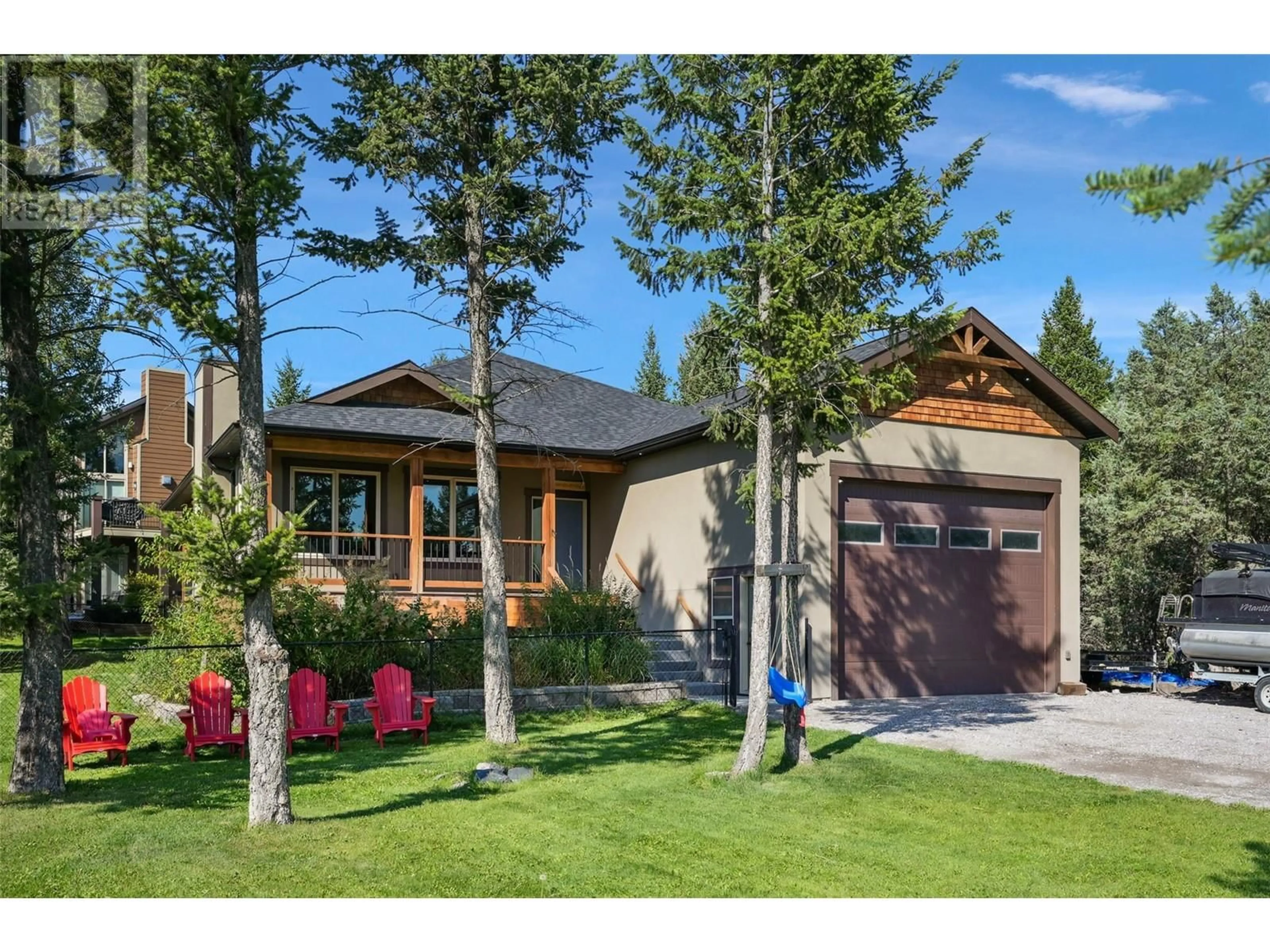 Home with vinyl exterior material, street for 979 COPPER POINT WAY, Invermere British Columbia V0A1K3