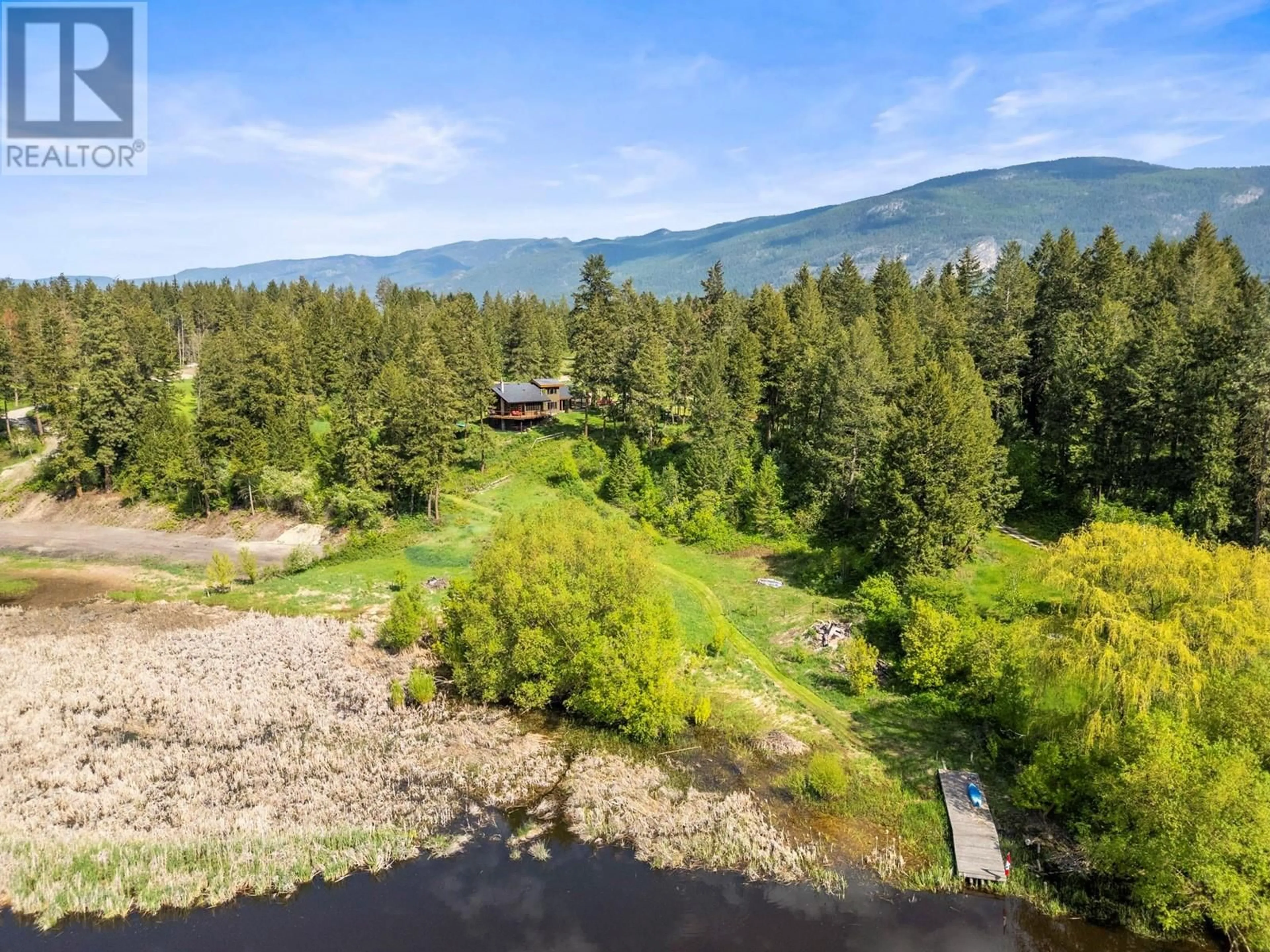 A pic from outside/outdoor area/front of a property/back of a property/a pic from drone, water/lake/river/ocean view for 4444 HALES ROAD, Spallumcheen British Columbia V4Y0N6